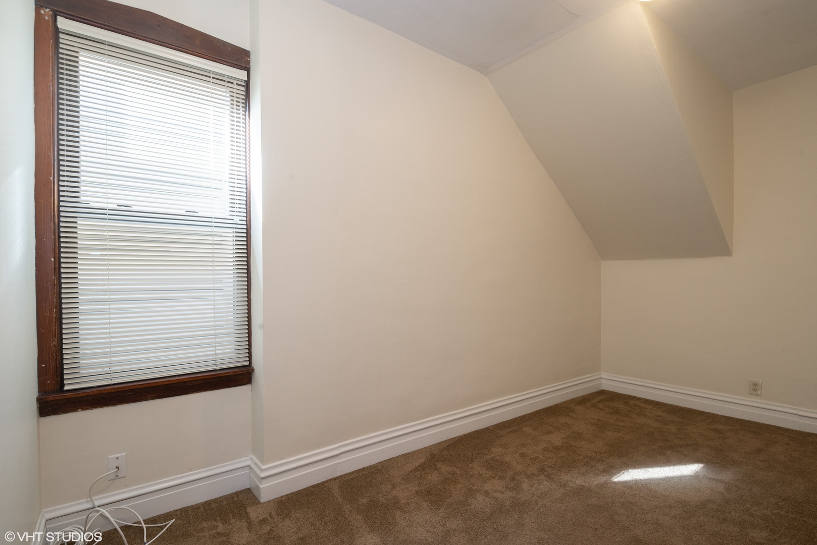 1723 W Balmoral Avenue 1 Property Photo 7