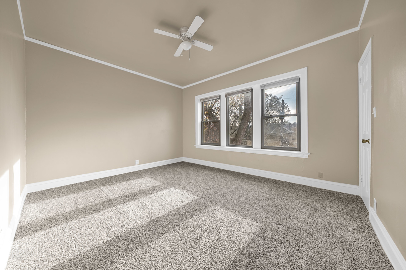 7751 S Saginaw Avenue 3 Property Photo 11