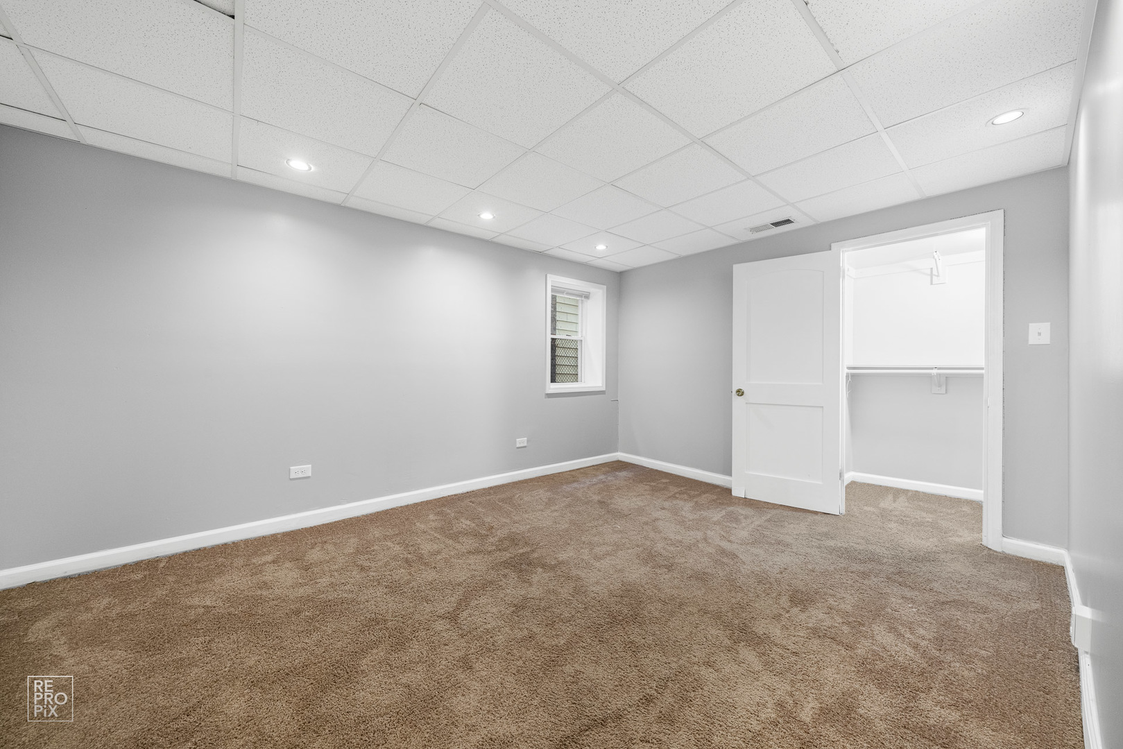 7751 S Saginaw Avenue 3 Property Photo 18