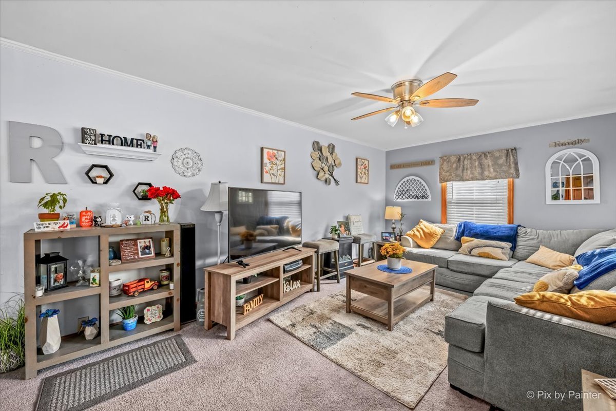 249 W Butterfield Road Property Photo 3