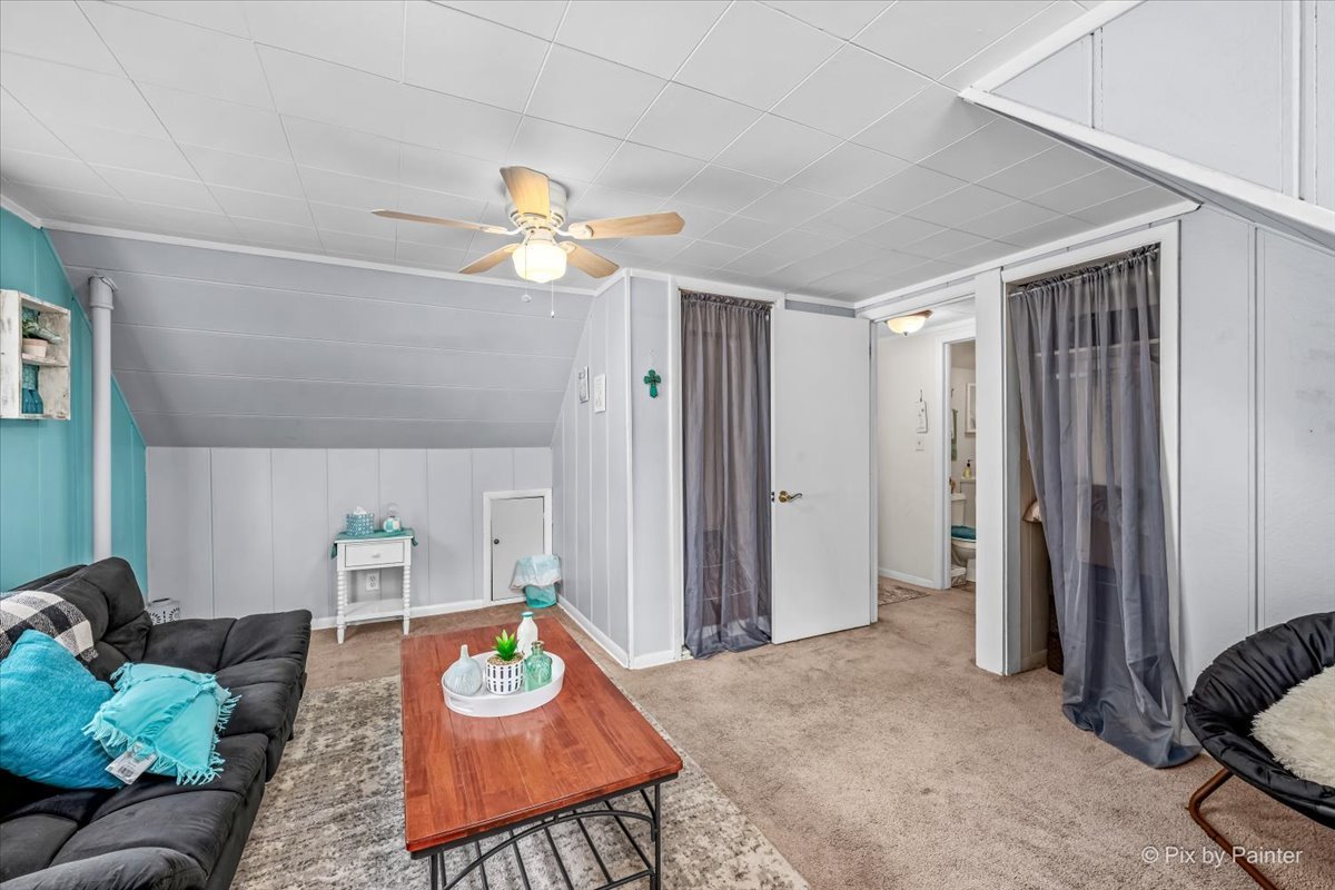 249 W Butterfield Road Property Photo 18