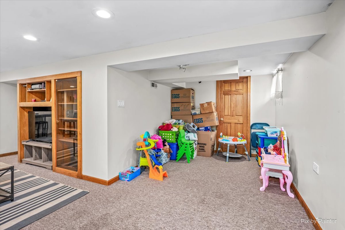 249 W Butterfield Road Property Photo 27