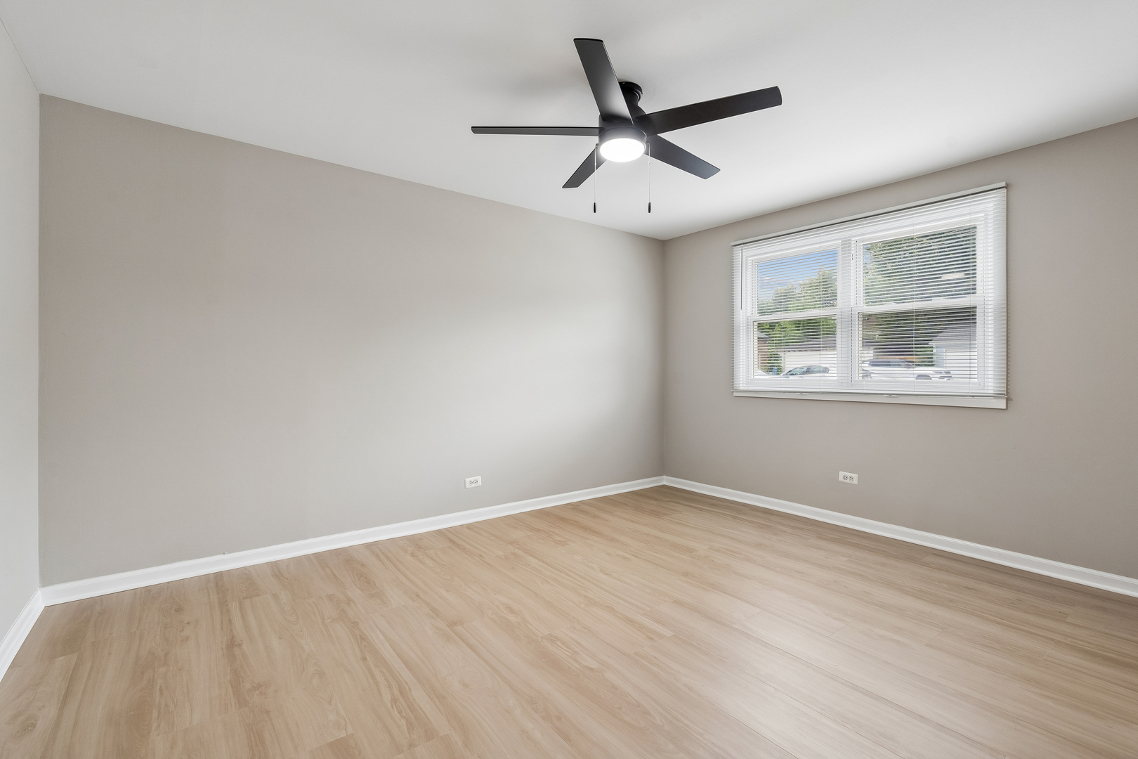 6022 N Avondale Avenue 1s Property Photo 10