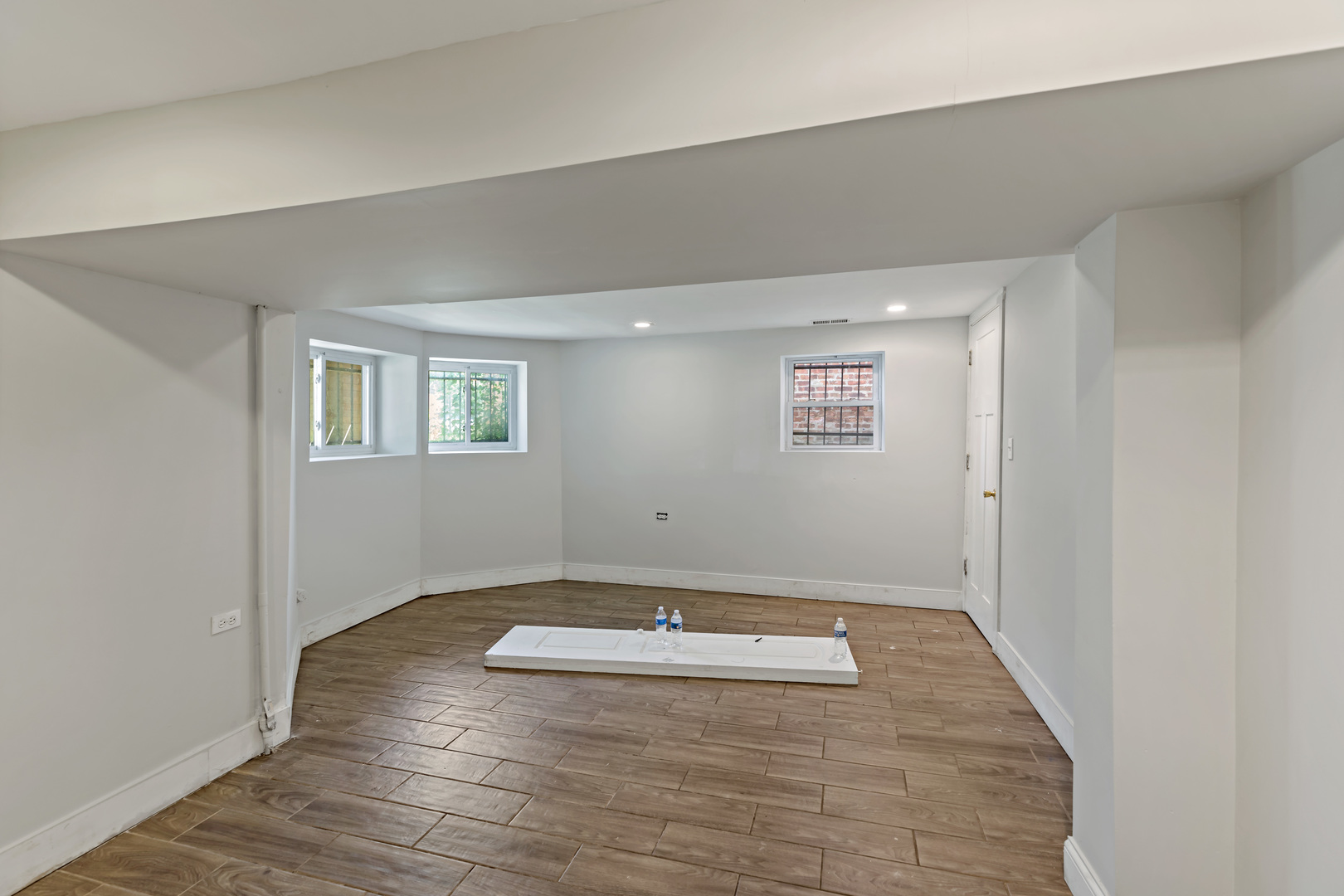 6640 S Champlain Avenue Property Photo 12