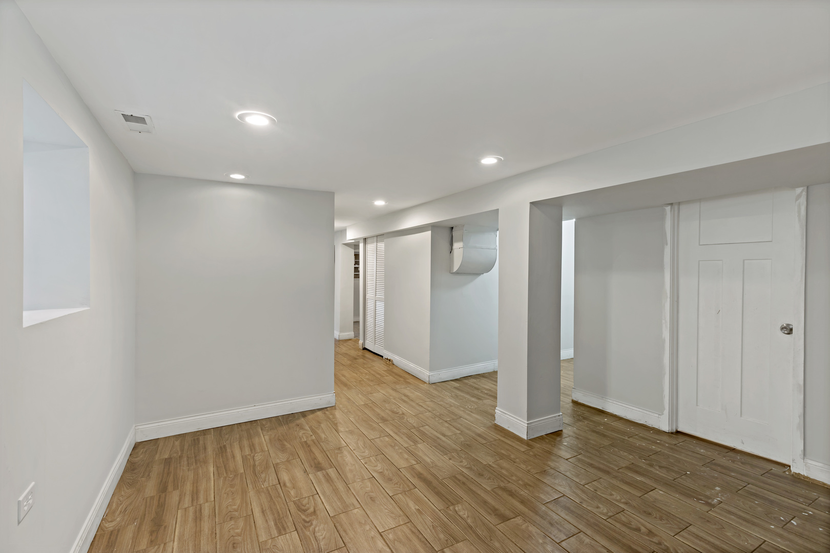 6640 S Champlain Avenue Property Photo 13