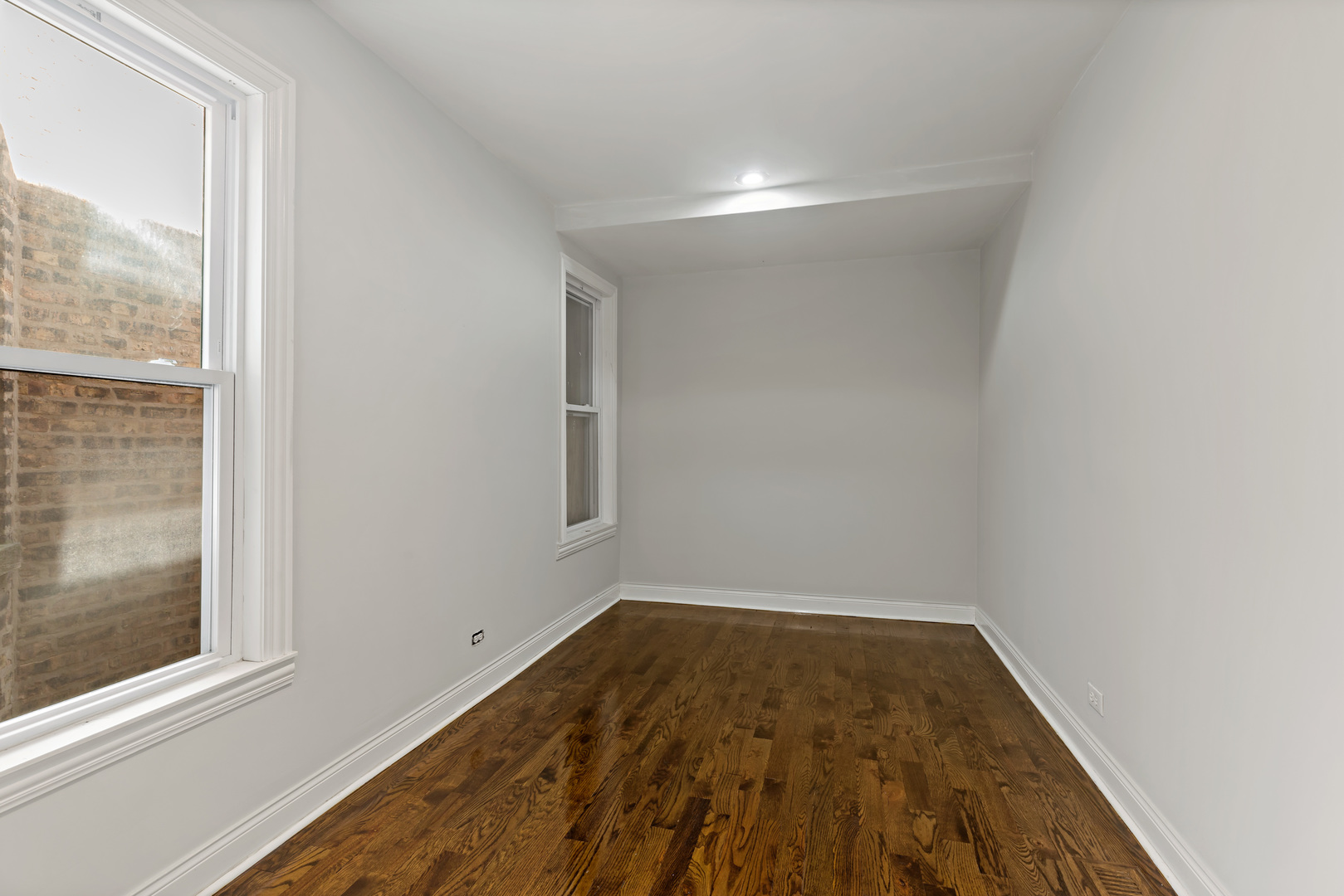 6640 S Champlain Avenue Property Photo 19