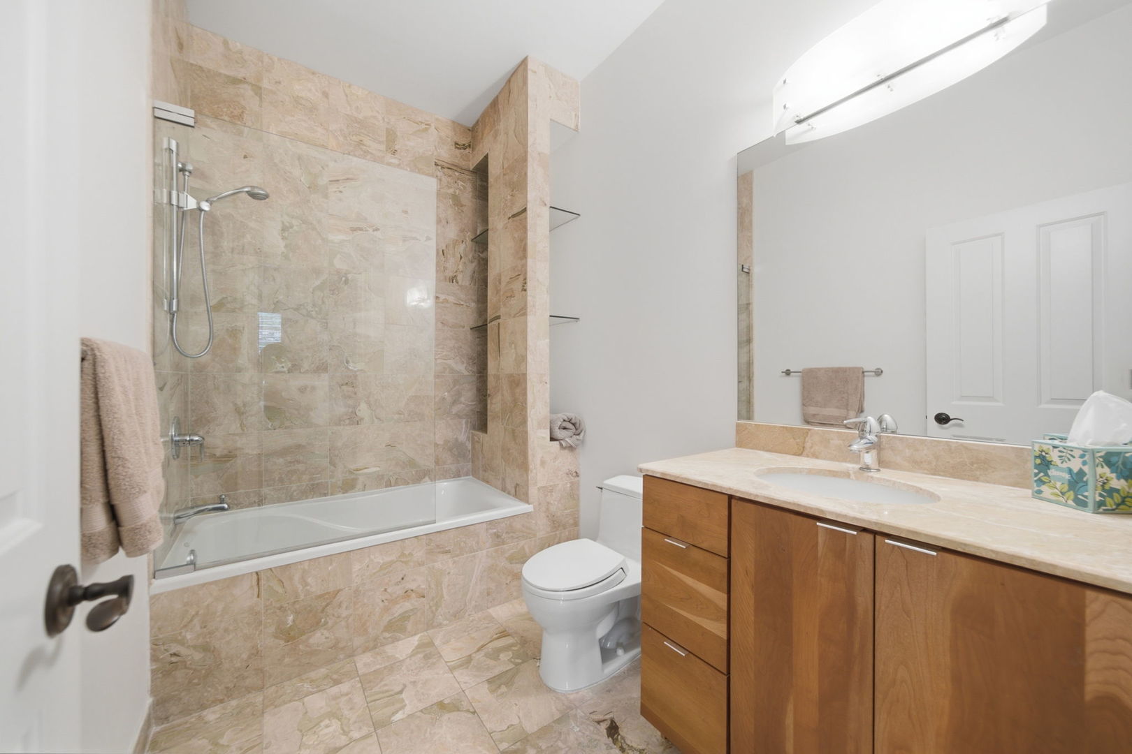 952 N Racine Avenue Property Photo 14