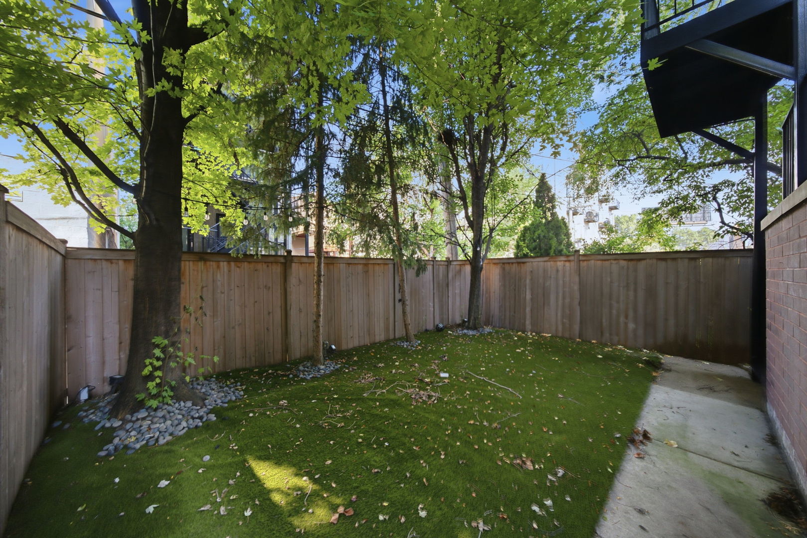 952 N Racine Avenue Property Photo 22