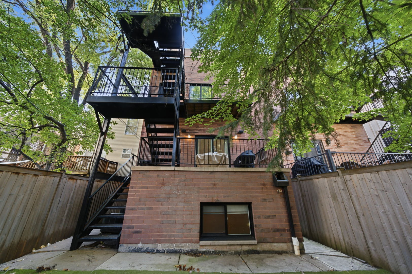 952 N Racine Avenue Property Photo 23