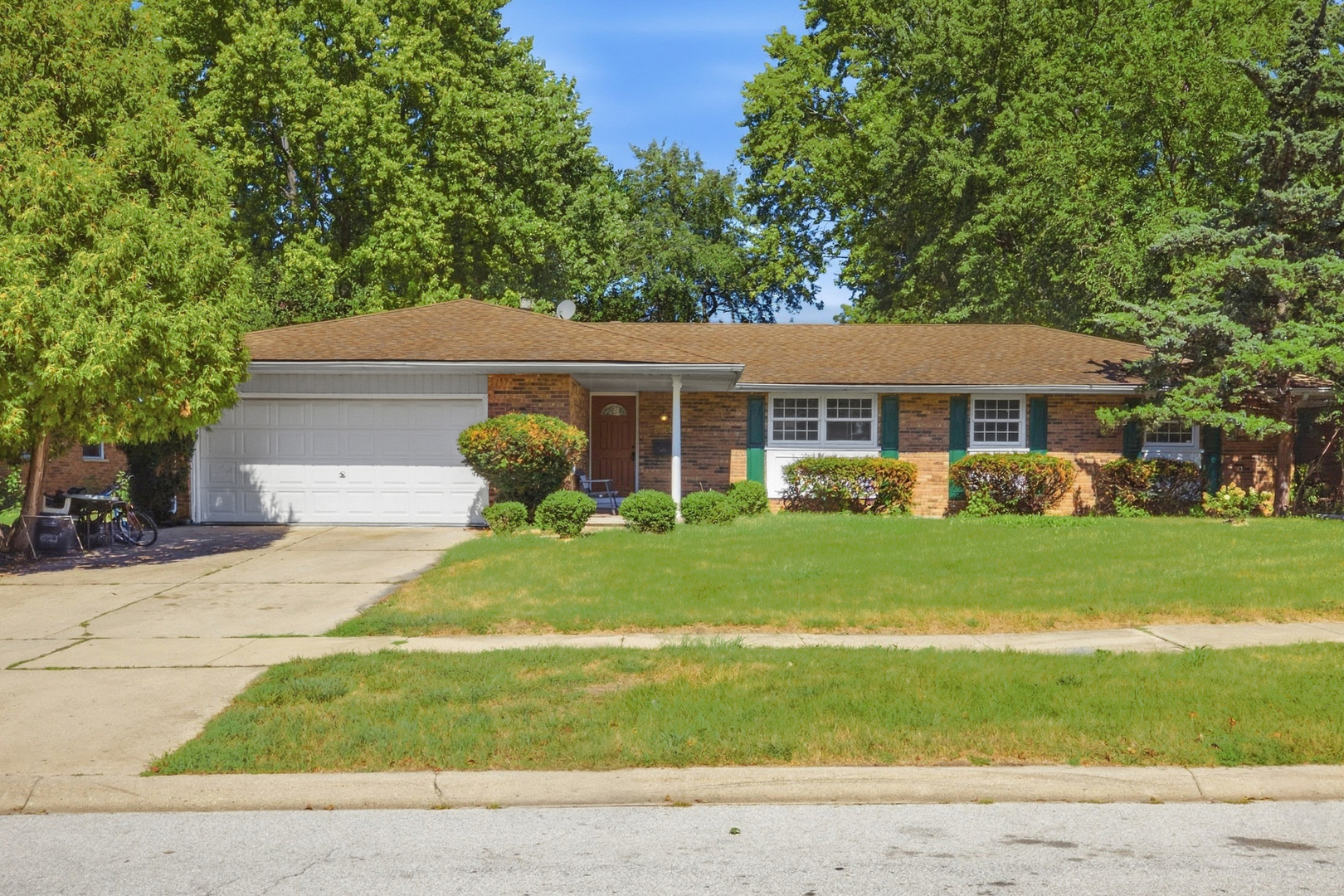 2355 Coach And Surrey Lane Property Photo 1