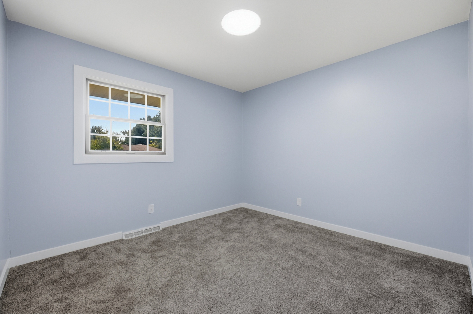 2355 Coach And Surrey Lane Property Photo 12