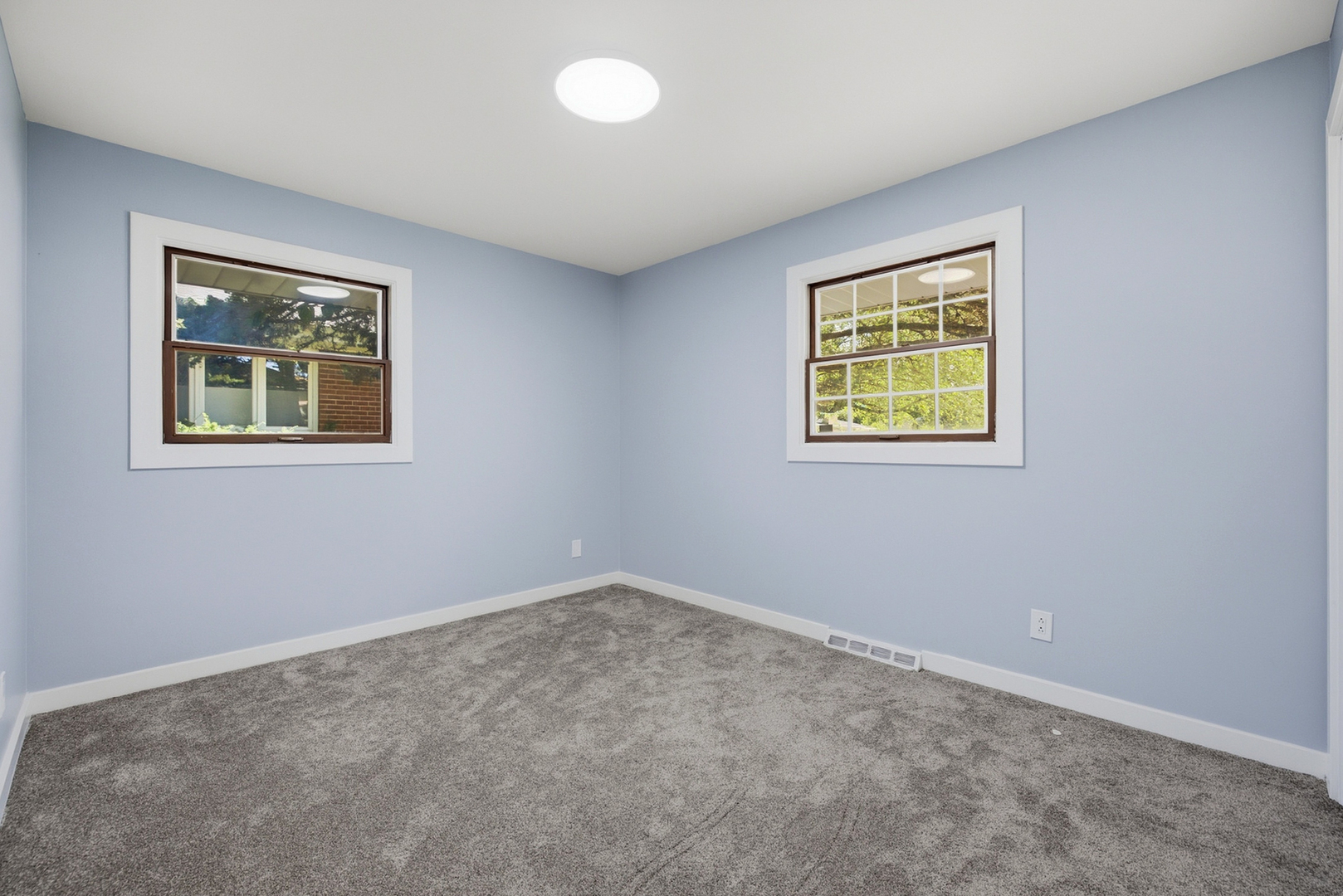 2355 Coach And Surrey Lane Property Photo 16