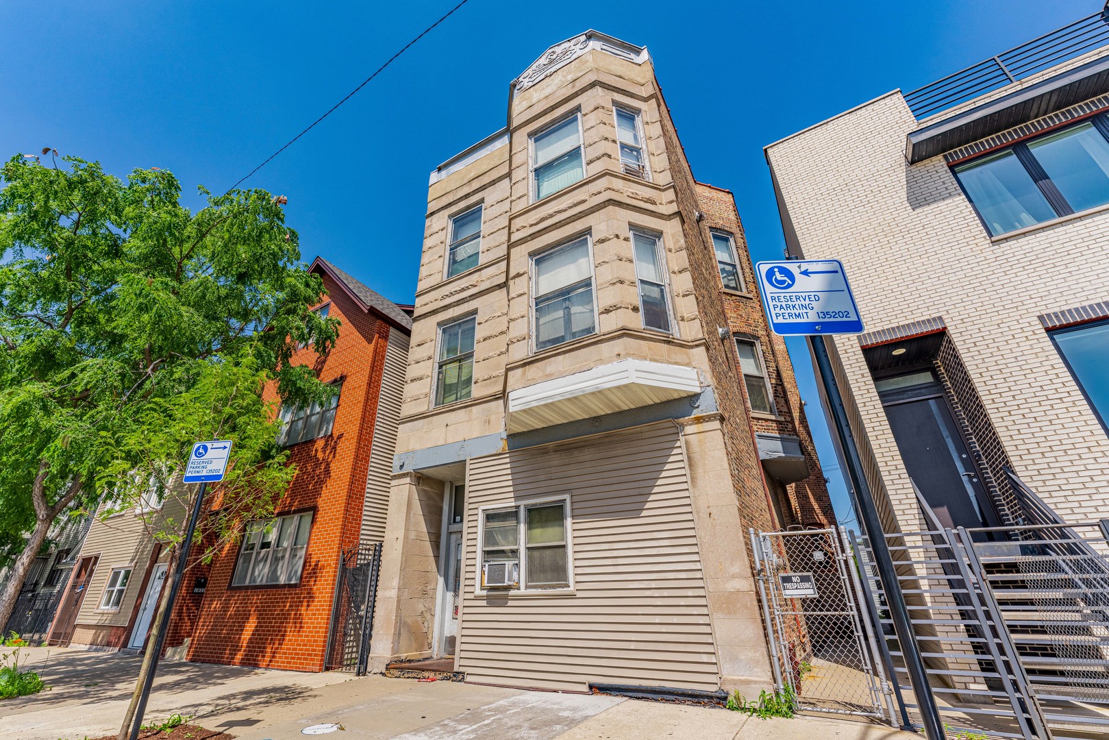 1627 N Kedzie Avenue Property Photo 2