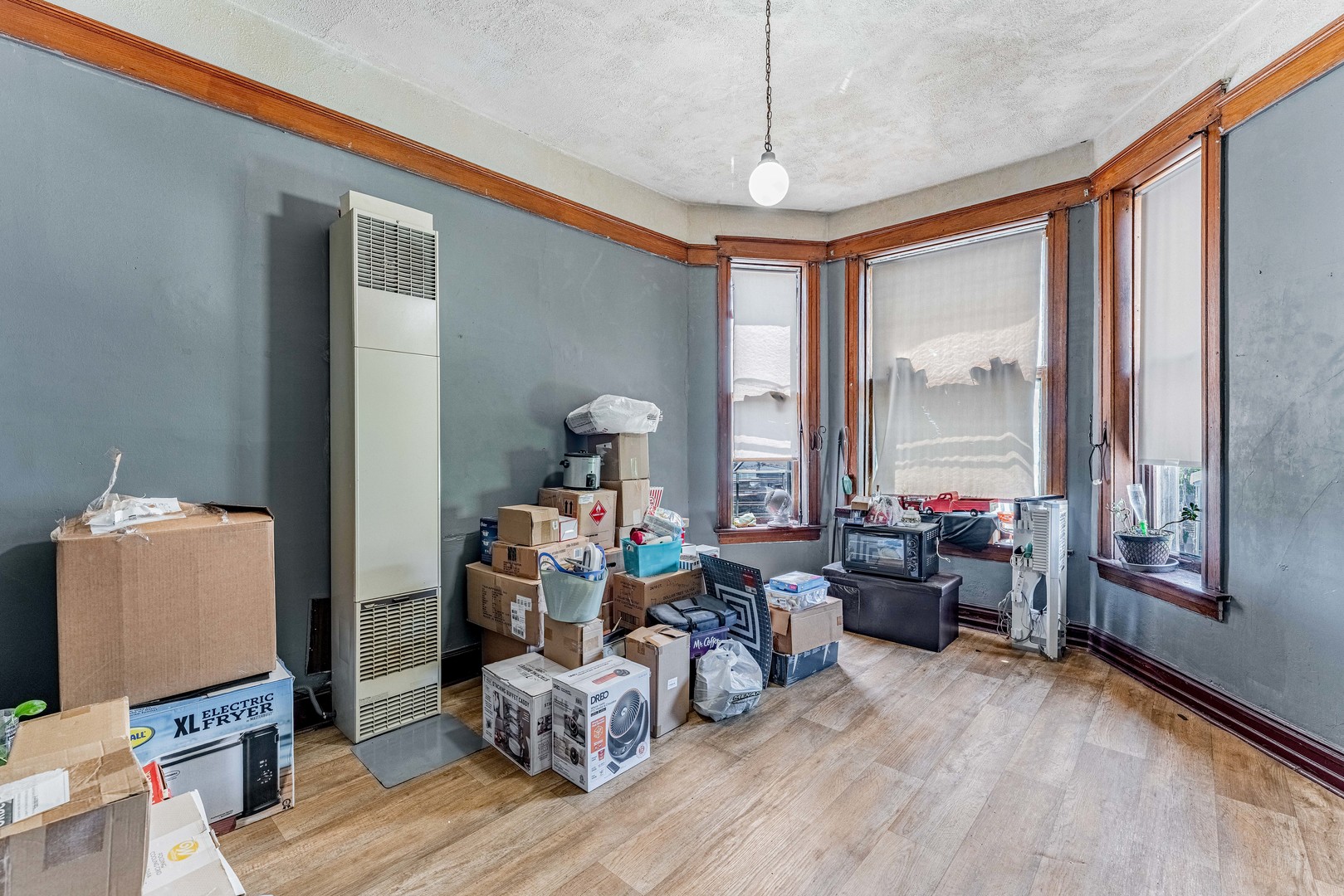 1627 N Kedzie Avenue Property Photo 3