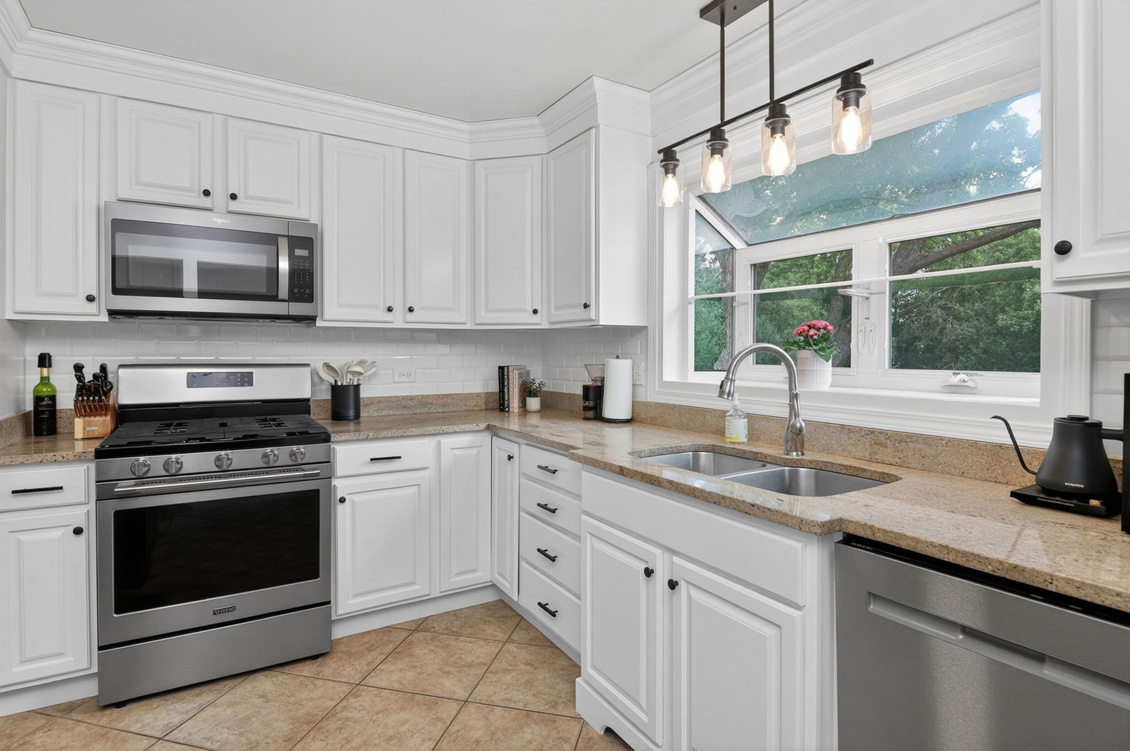 1905 Cheshire Lane Property Photo 7