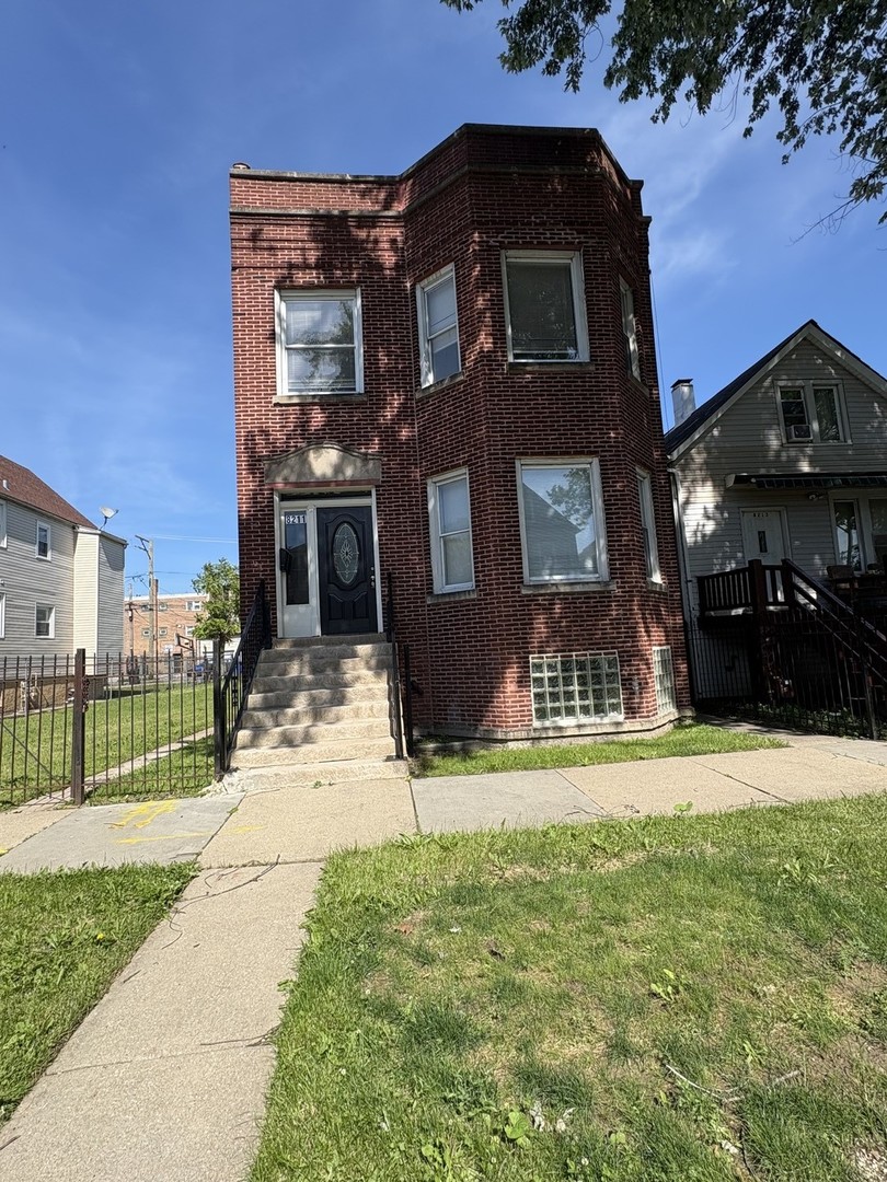 8211 S Escanaba Avenue 2 Property Photo 1