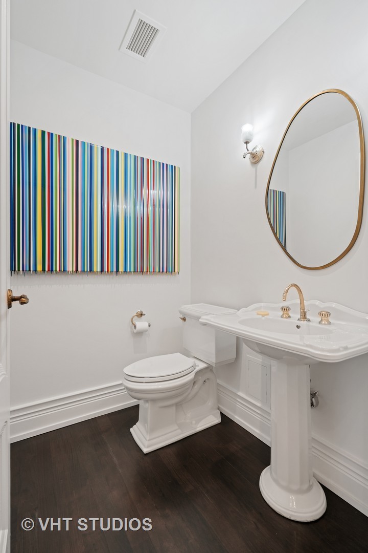 55 E Erie Street 4503 Property Photo 28