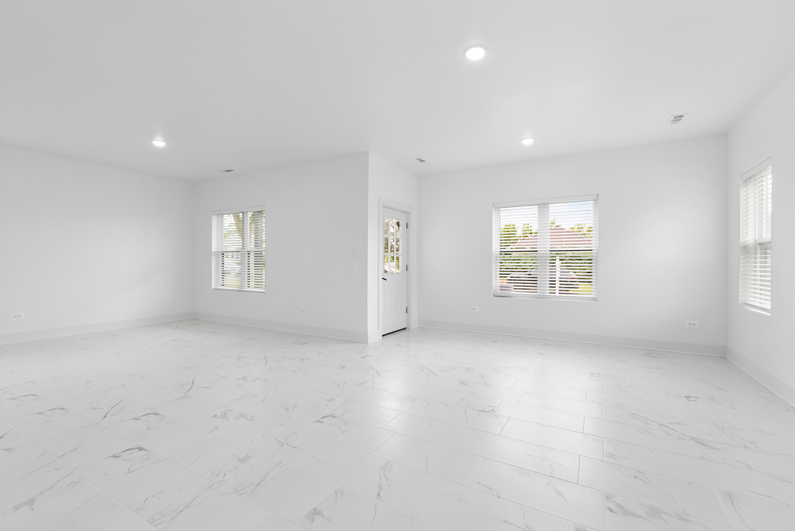 94 W 30th Place Property Photo 3