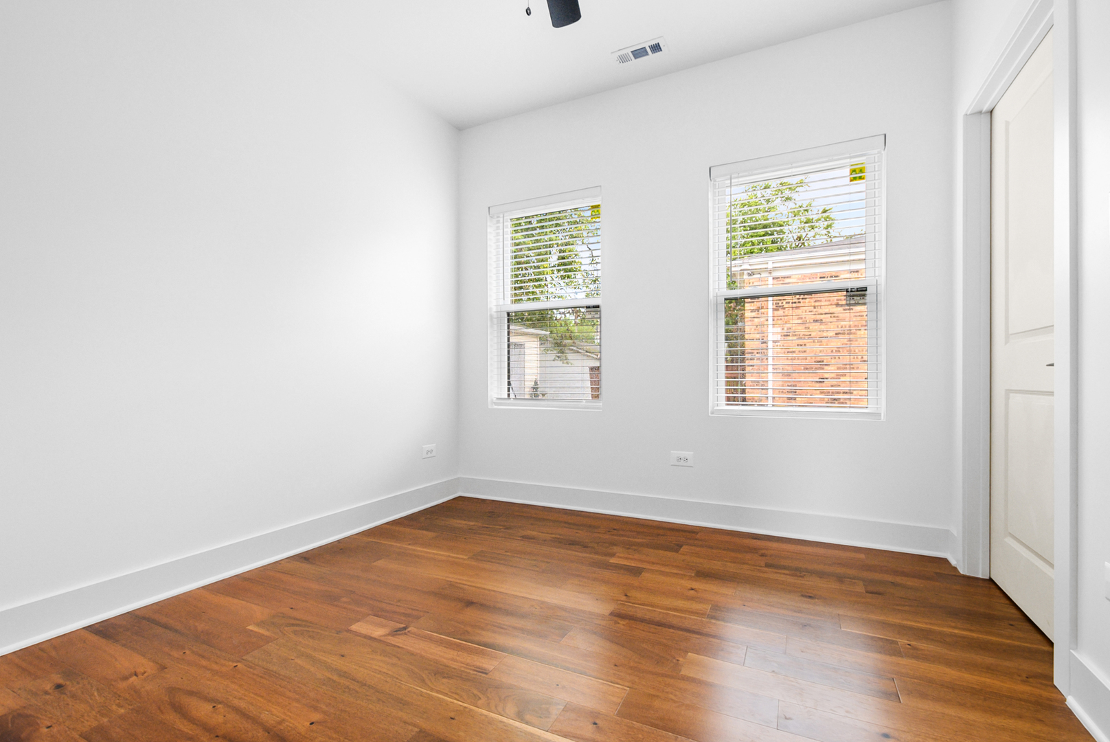 94 W 30th Place Property Photo 18