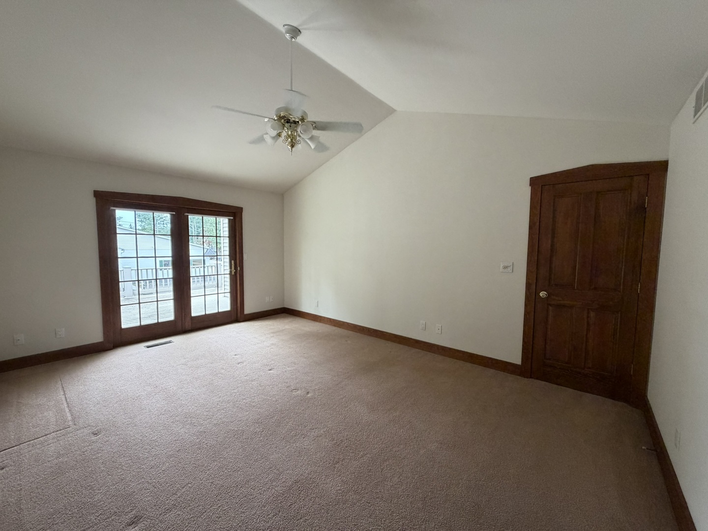 101 E Provost Street Property Photo 26