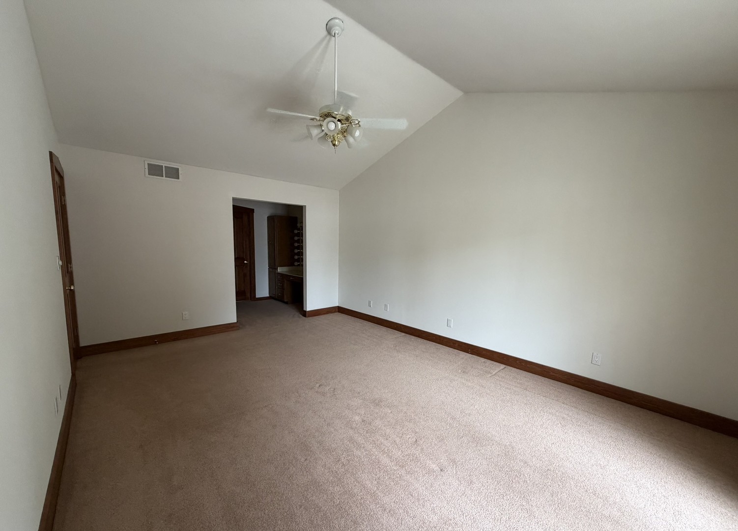 101 E Provost Street Property Photo 27