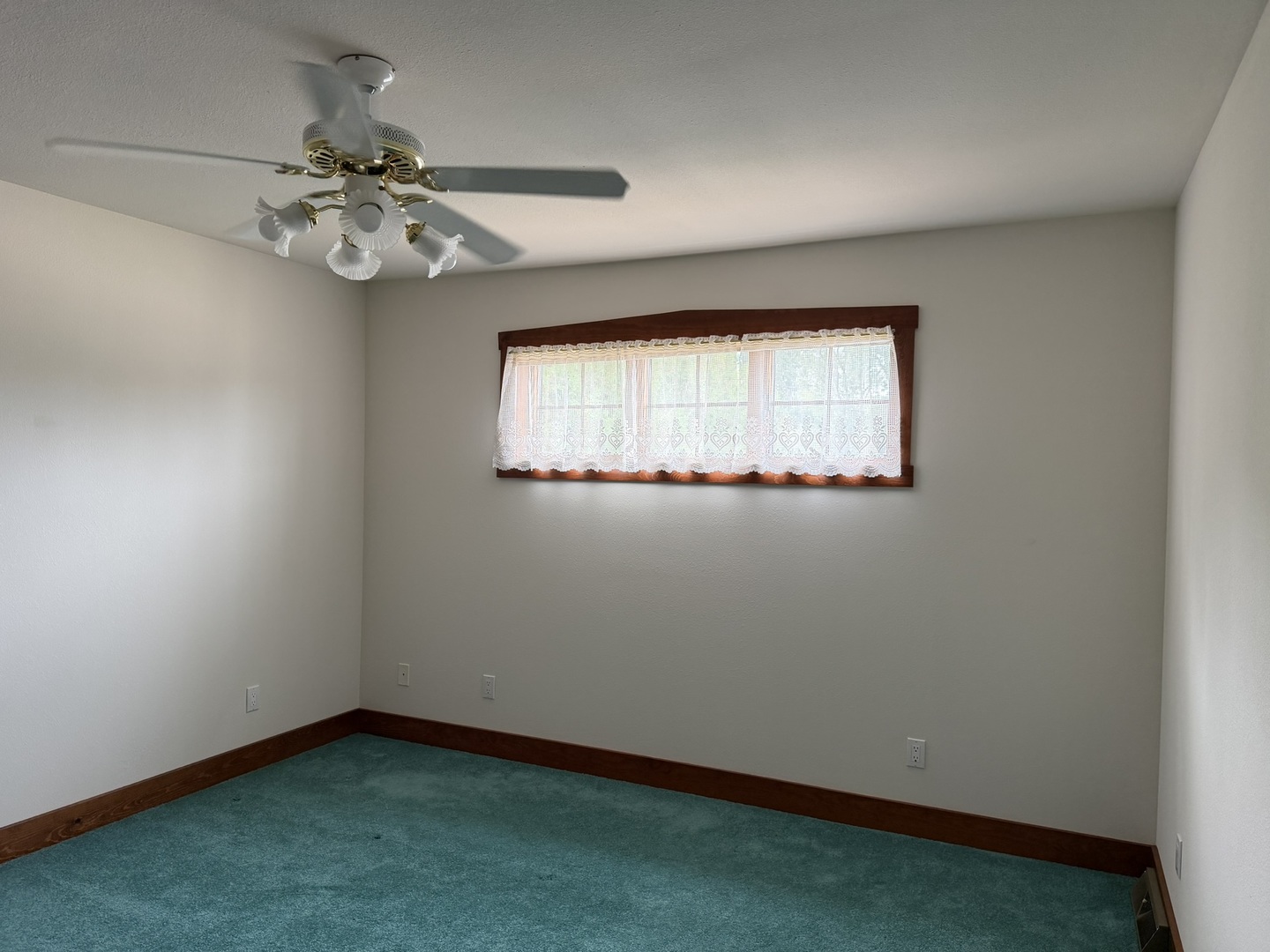 101 E Provost Street Property Photo 35
