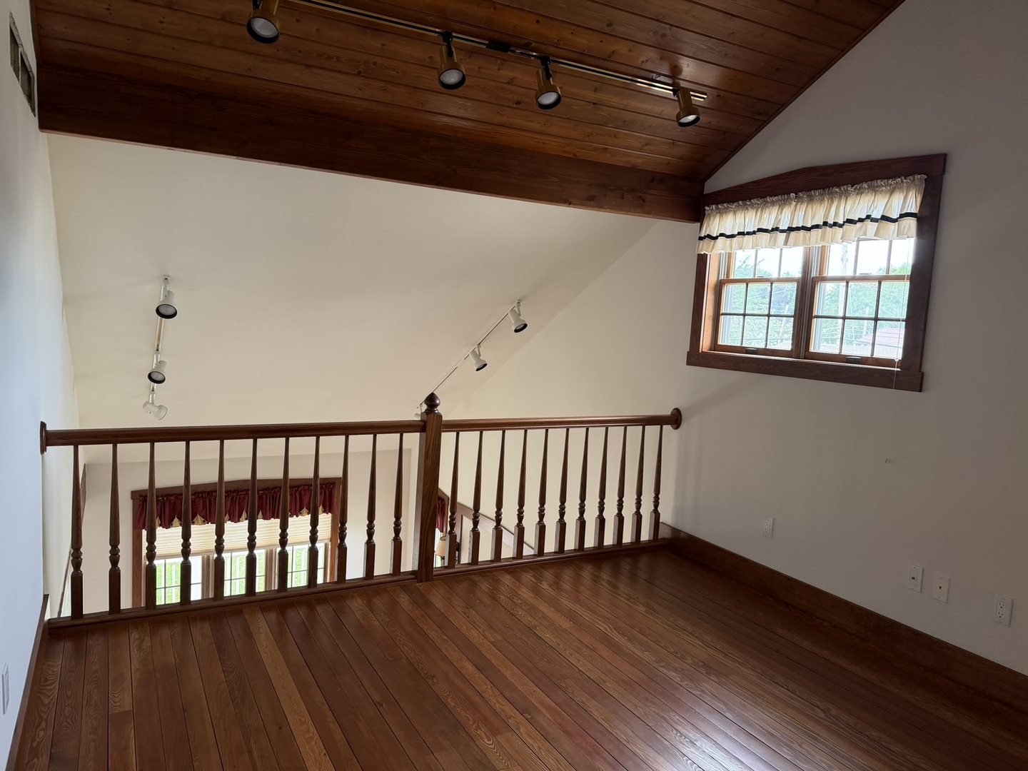 101 E Provost Street Property Photo 38
