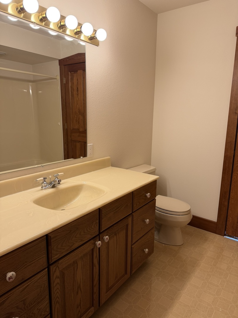 101 E Provost Street Property Photo 40