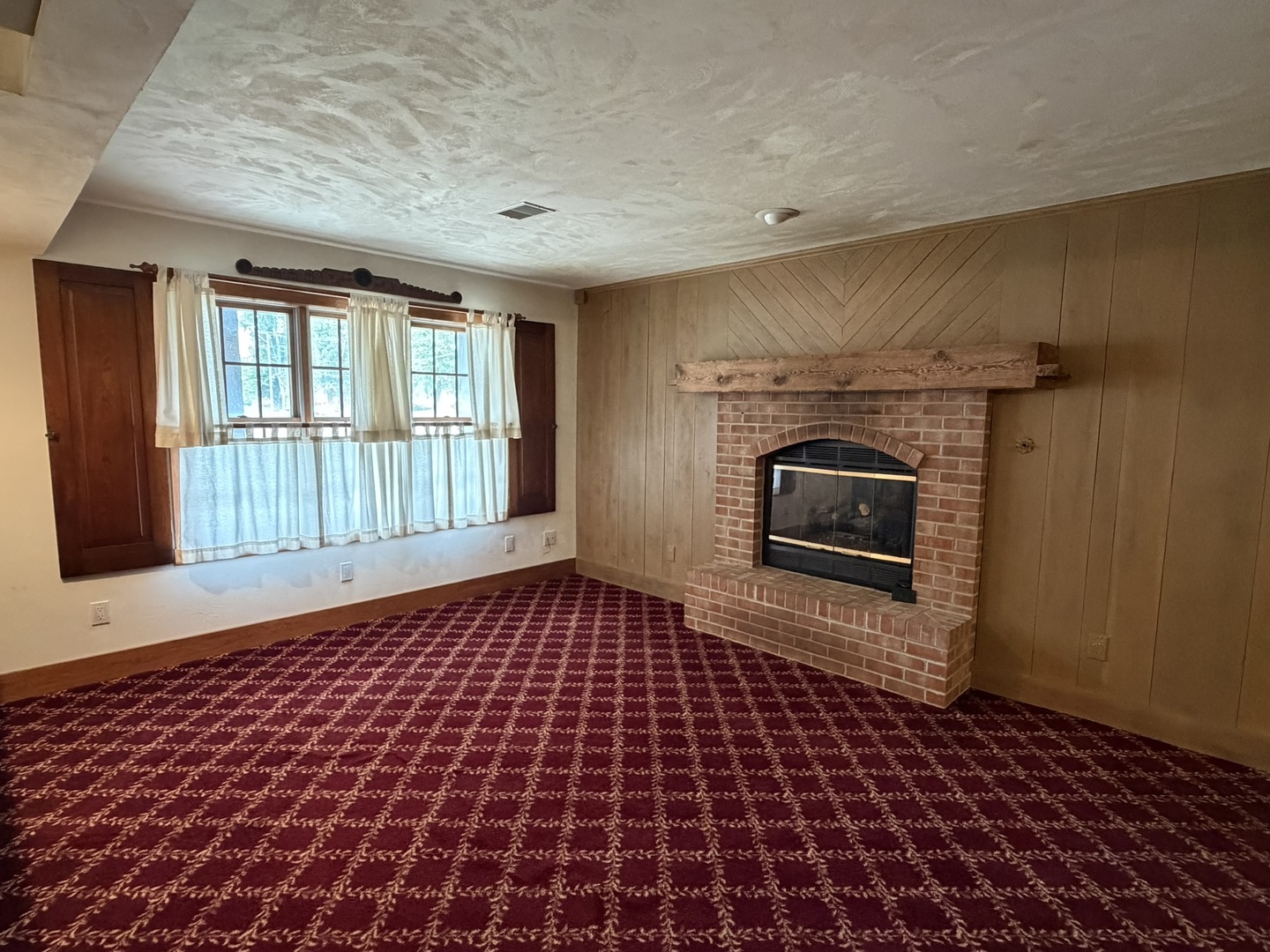 101 E Provost Street Property Photo 46