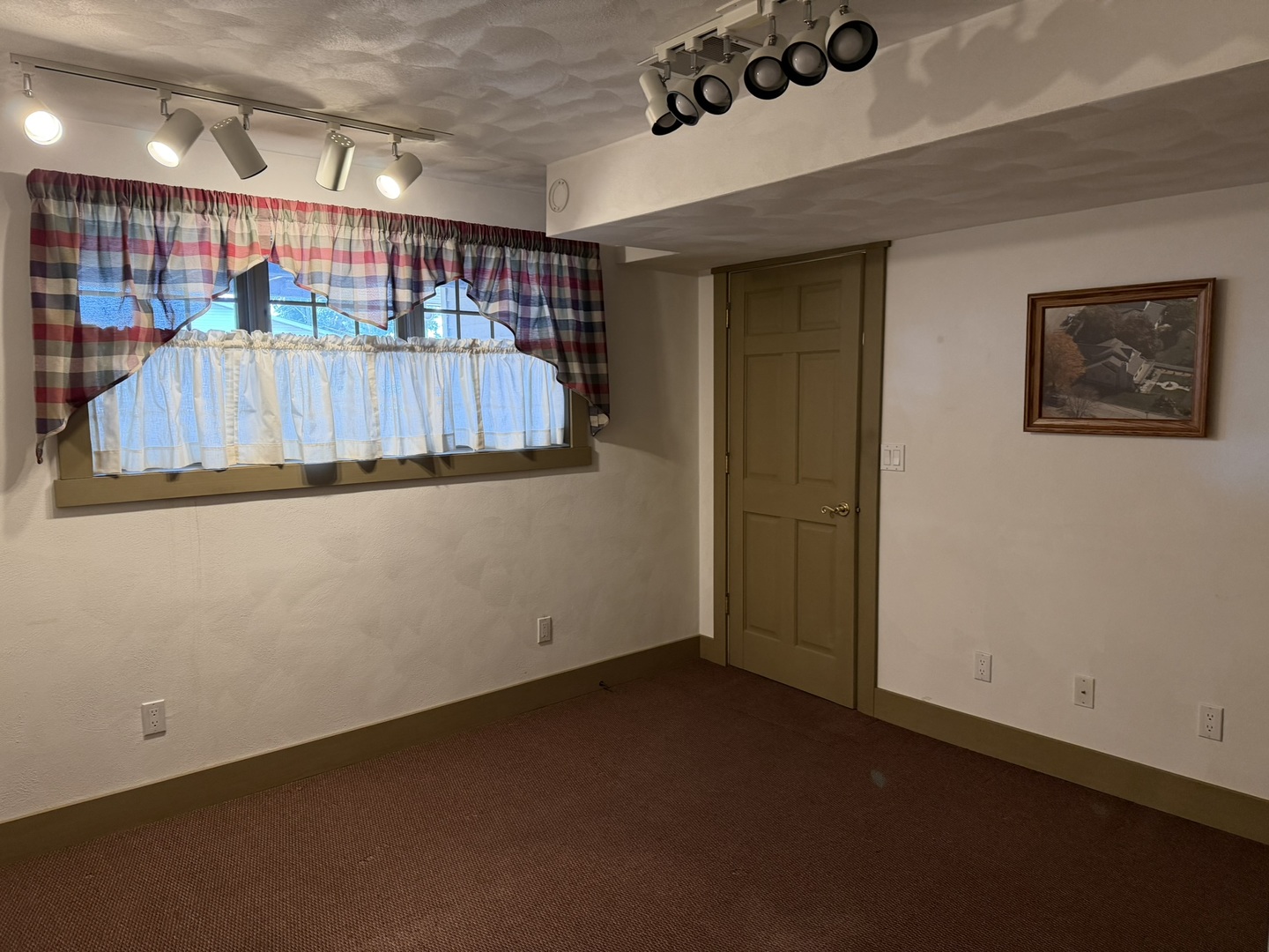 101 E Provost Street Property Photo 52