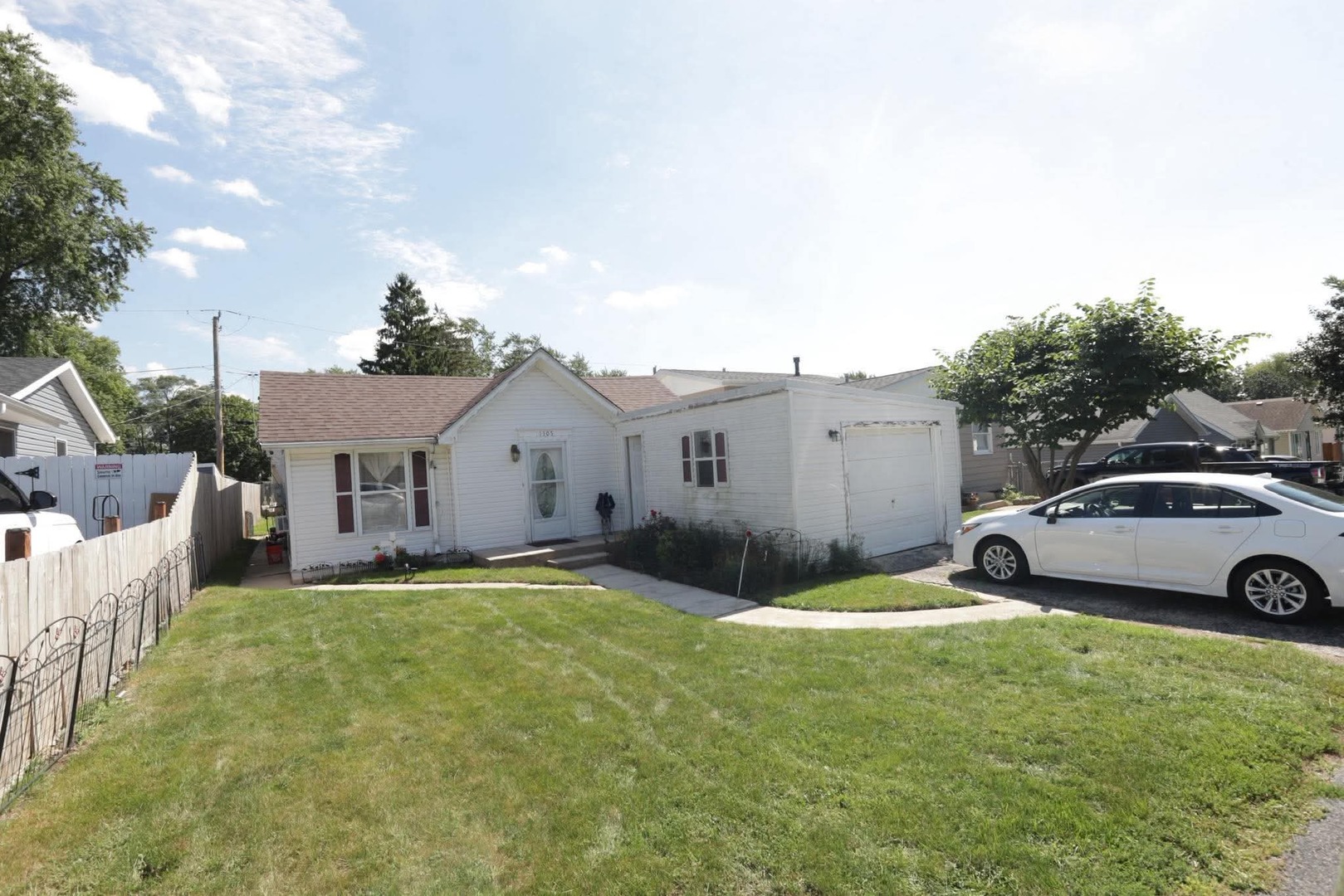 1505 Juneway Terrace Property Photo 1