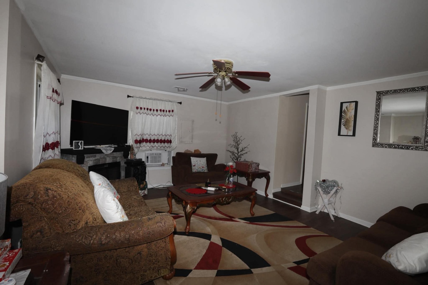 1505 Juneway Terrace Property Photo 4