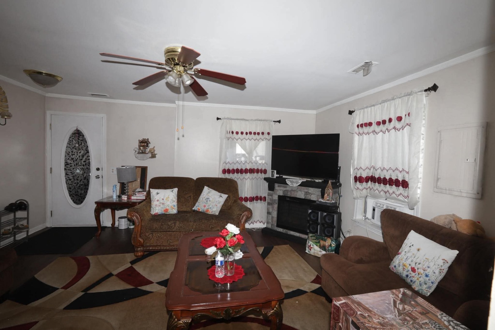 1505 Juneway Terrace Property Photo 5