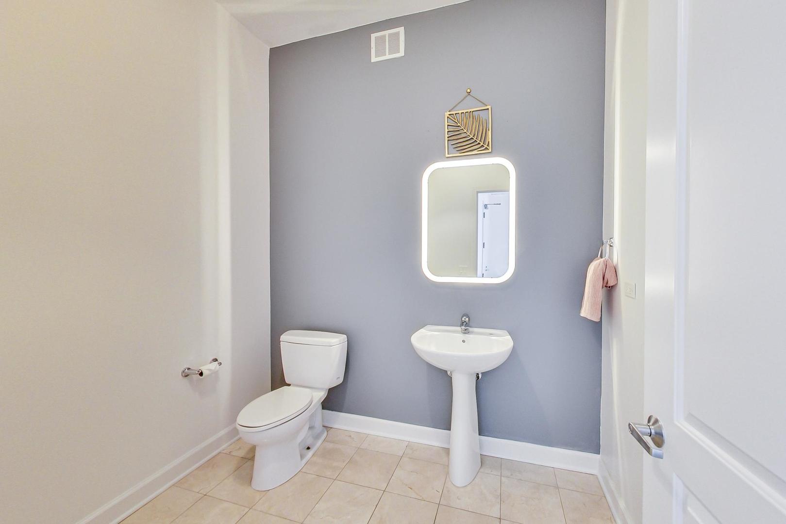 420 E Waterside Drive 4201 Property Photo 17