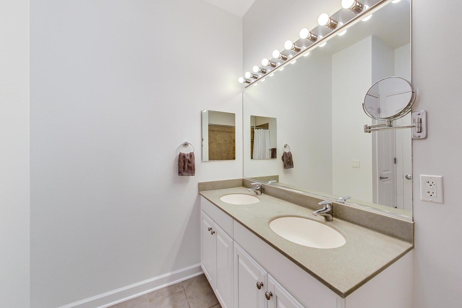 420 E Waterside Drive 4201 Property Photo 18