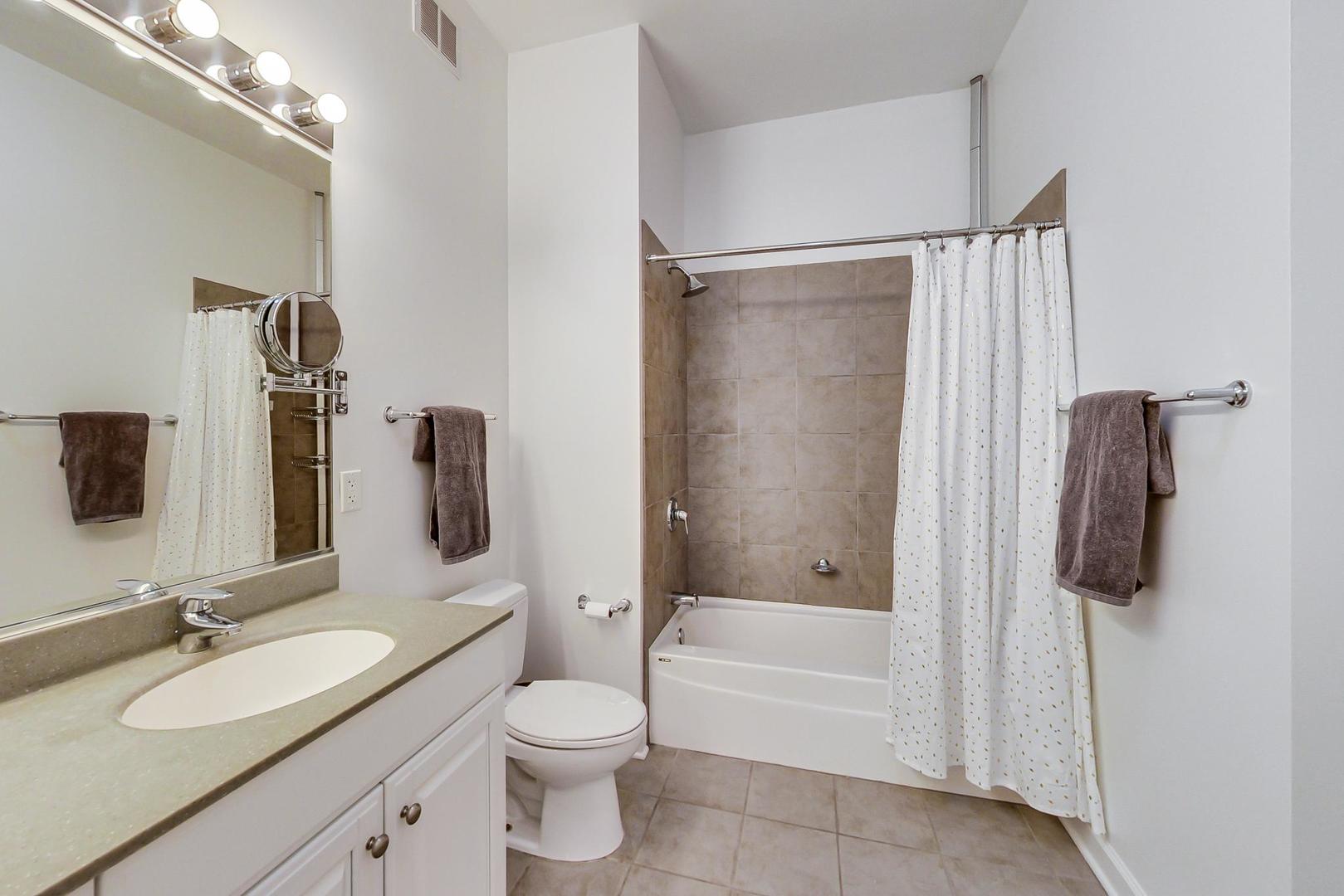 420 E Waterside Drive 4201 Property Photo 19