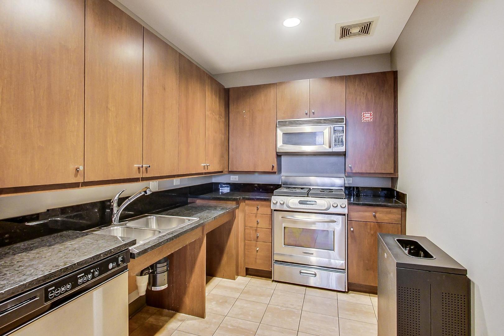 420 E Waterside Drive 4201 Property Photo 41
