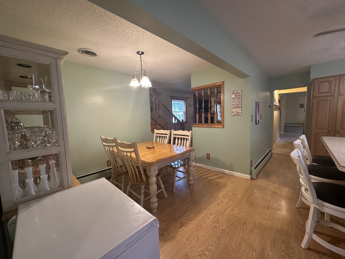 402 E Belleville Avenue Property Photo 18