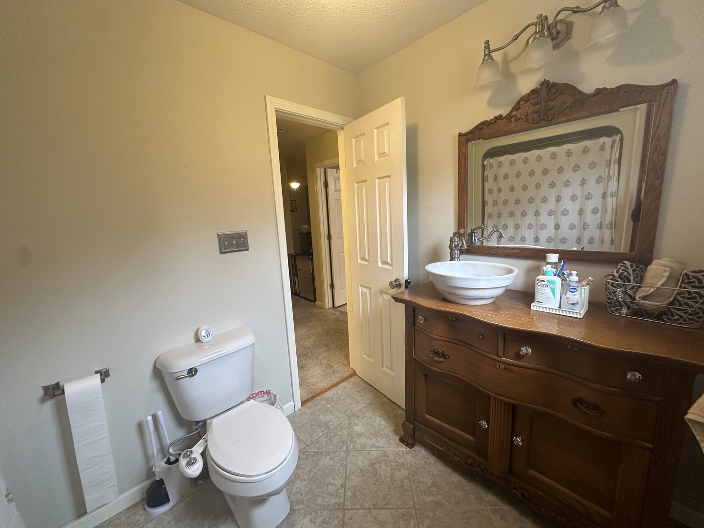402 E Belleville Avenue Property Photo 41