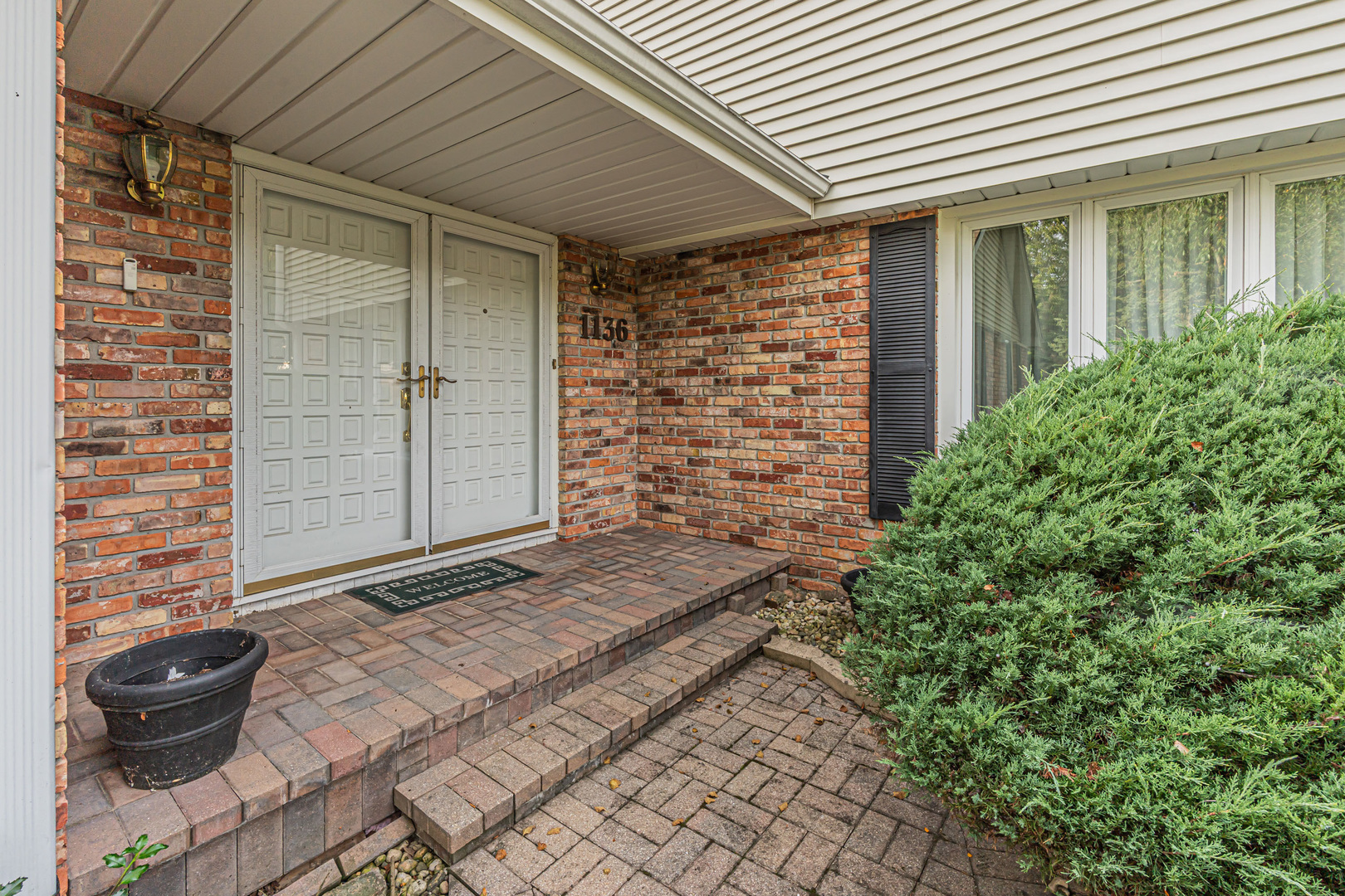 1136 Chateaugay Avenue Property Photo 2