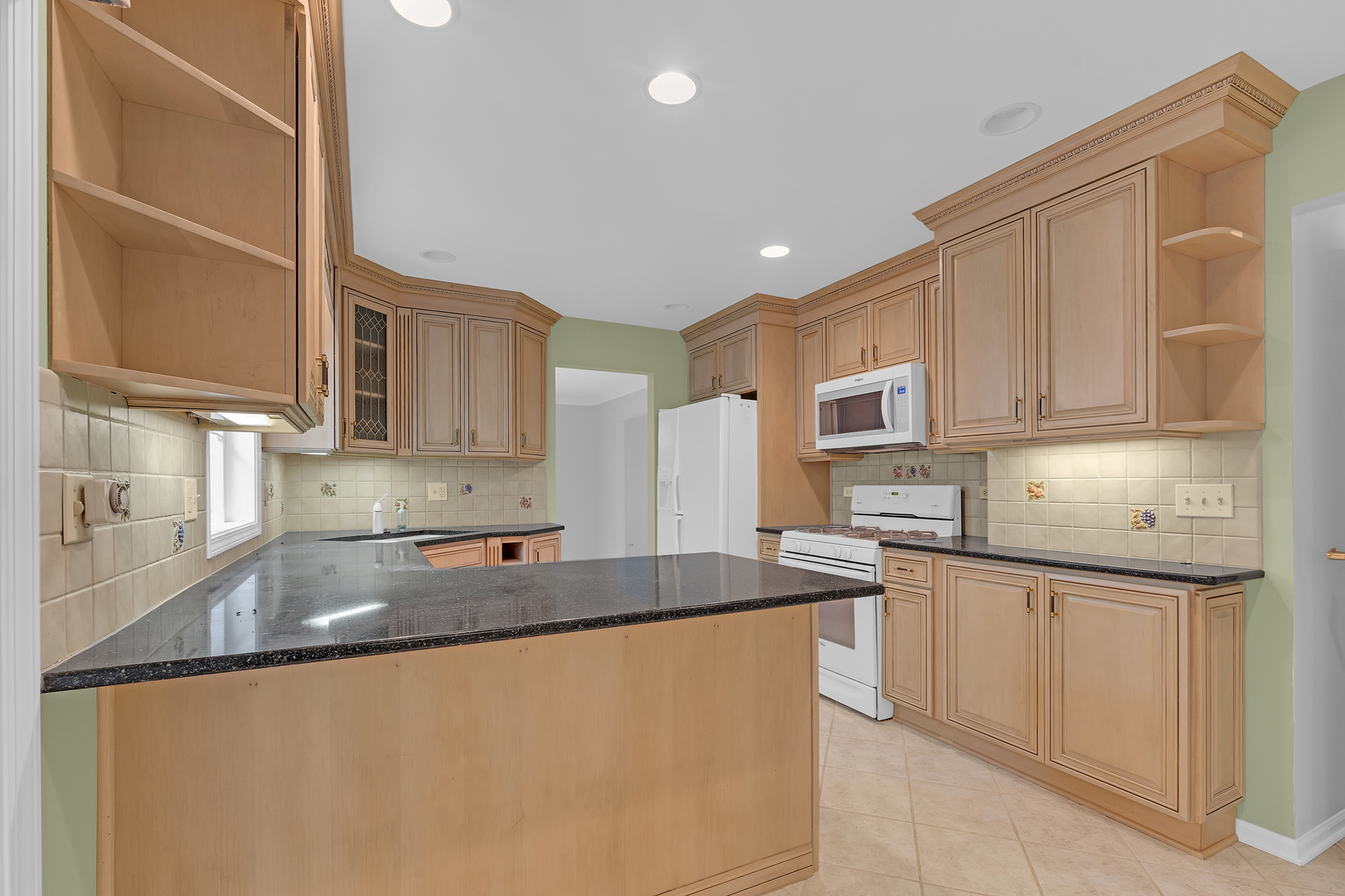 1136 Chateaugay Avenue Property Photo 8