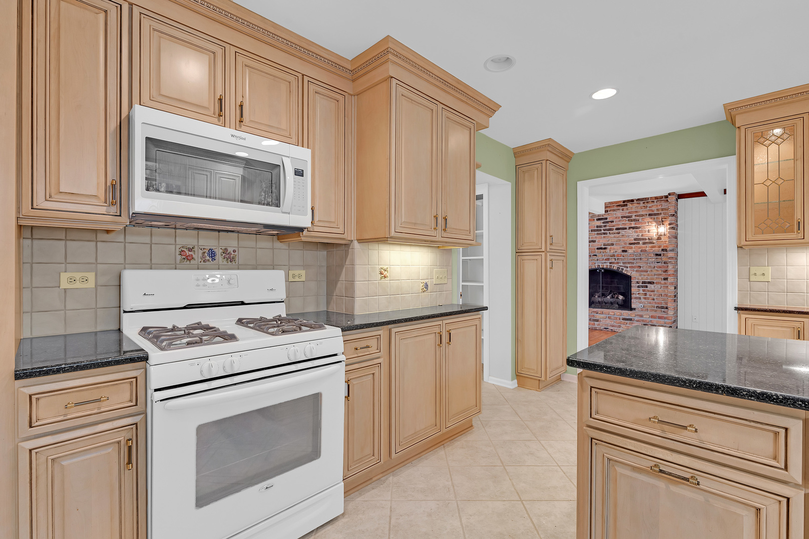 1136 Chateaugay Avenue Property Photo 10