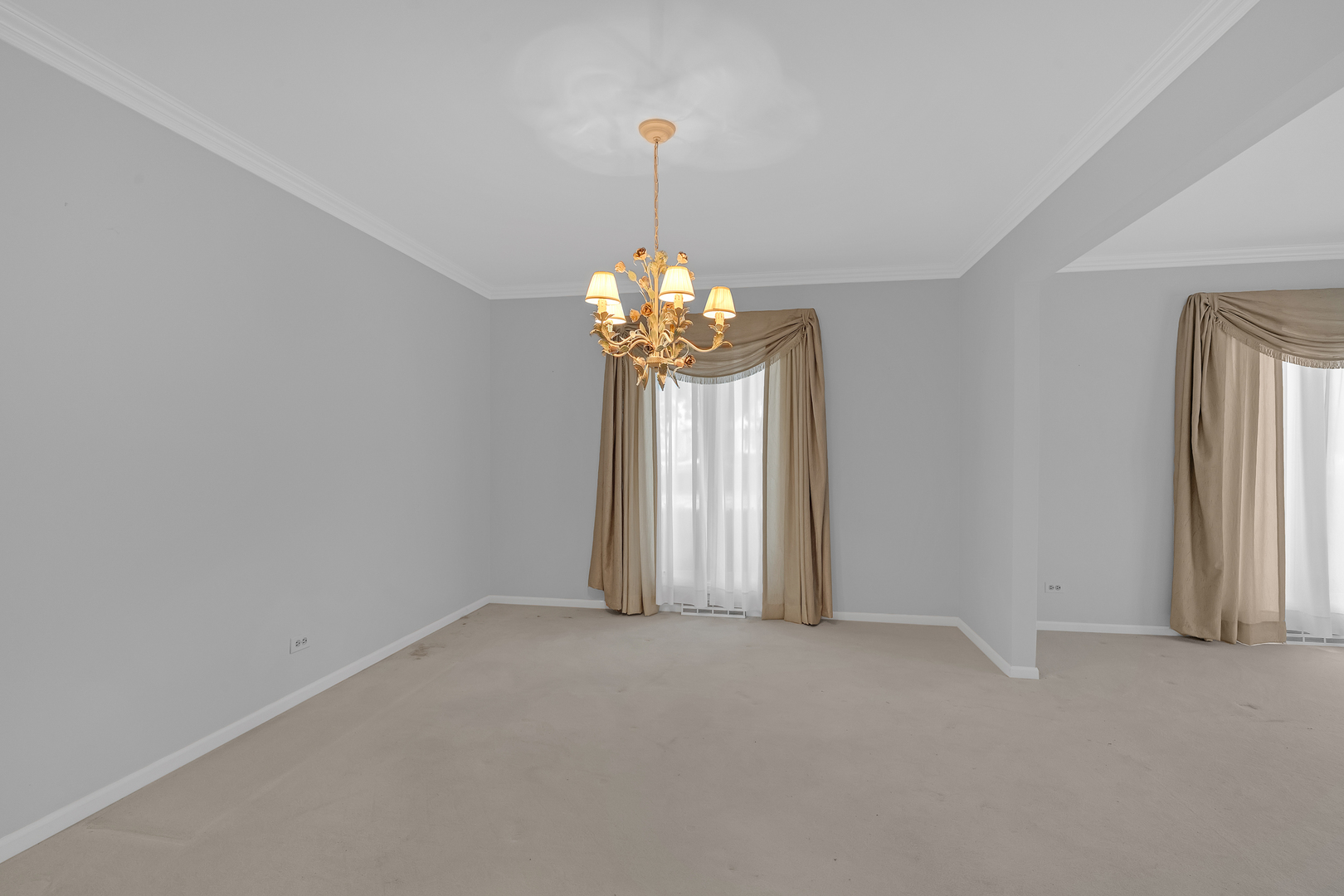 1136 Chateaugay Avenue Property Photo 12