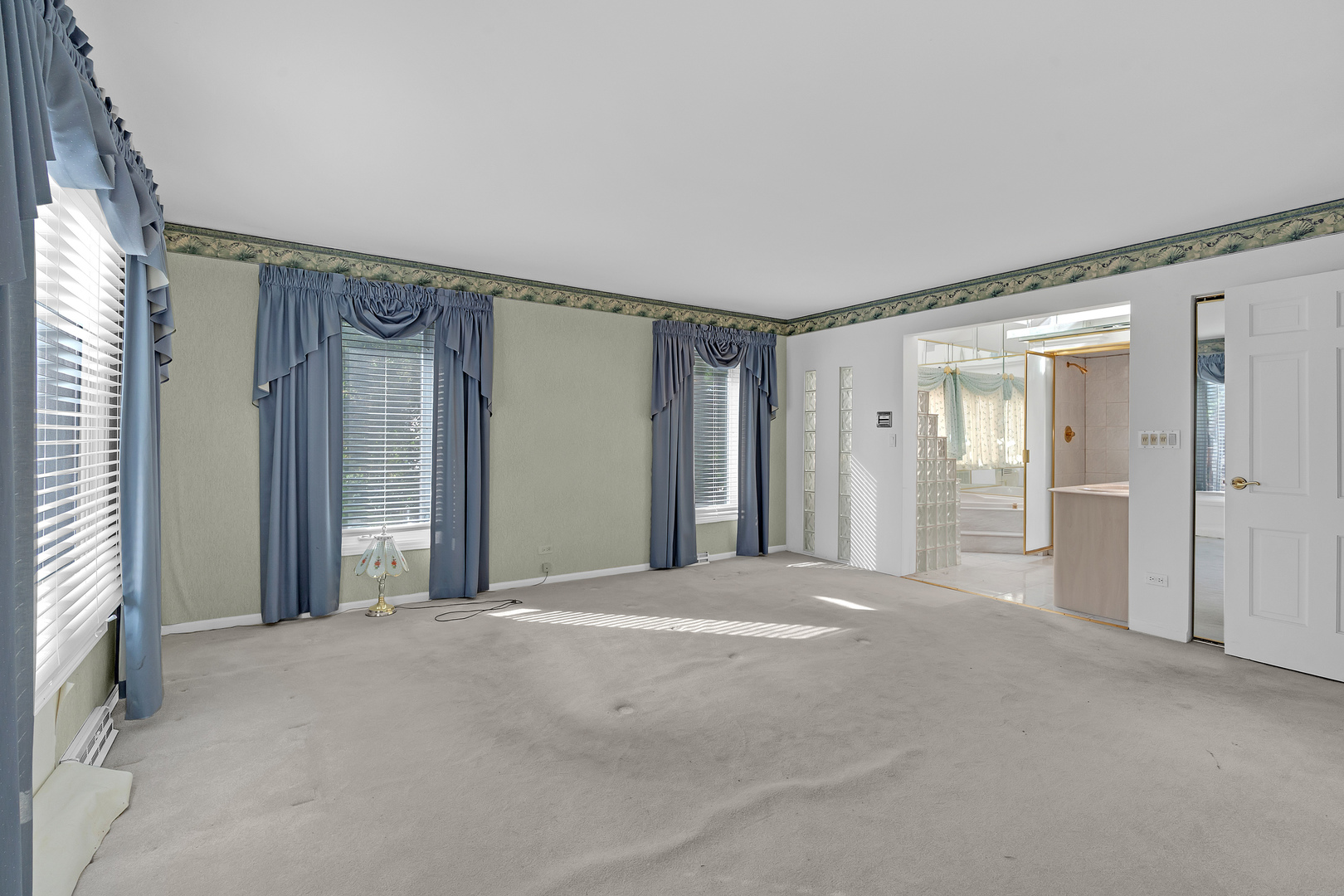 1136 Chateaugay Avenue Property Photo 17