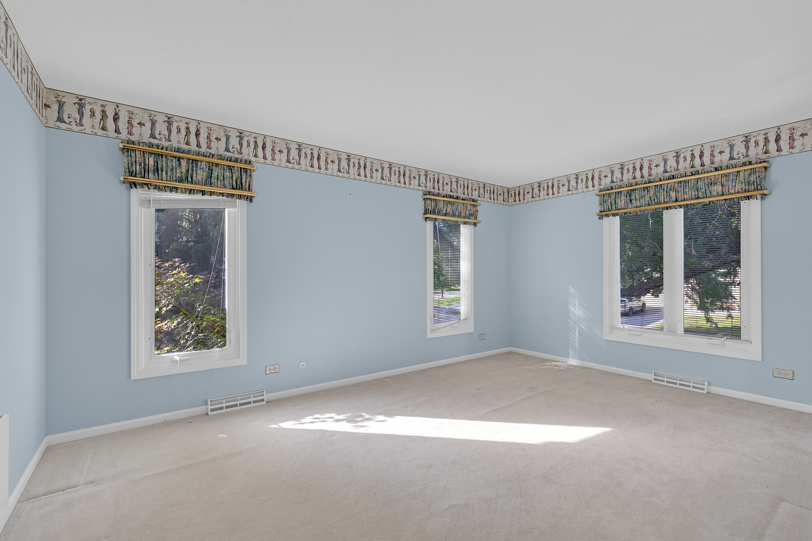 1136 Chateaugay Avenue Property Photo 21