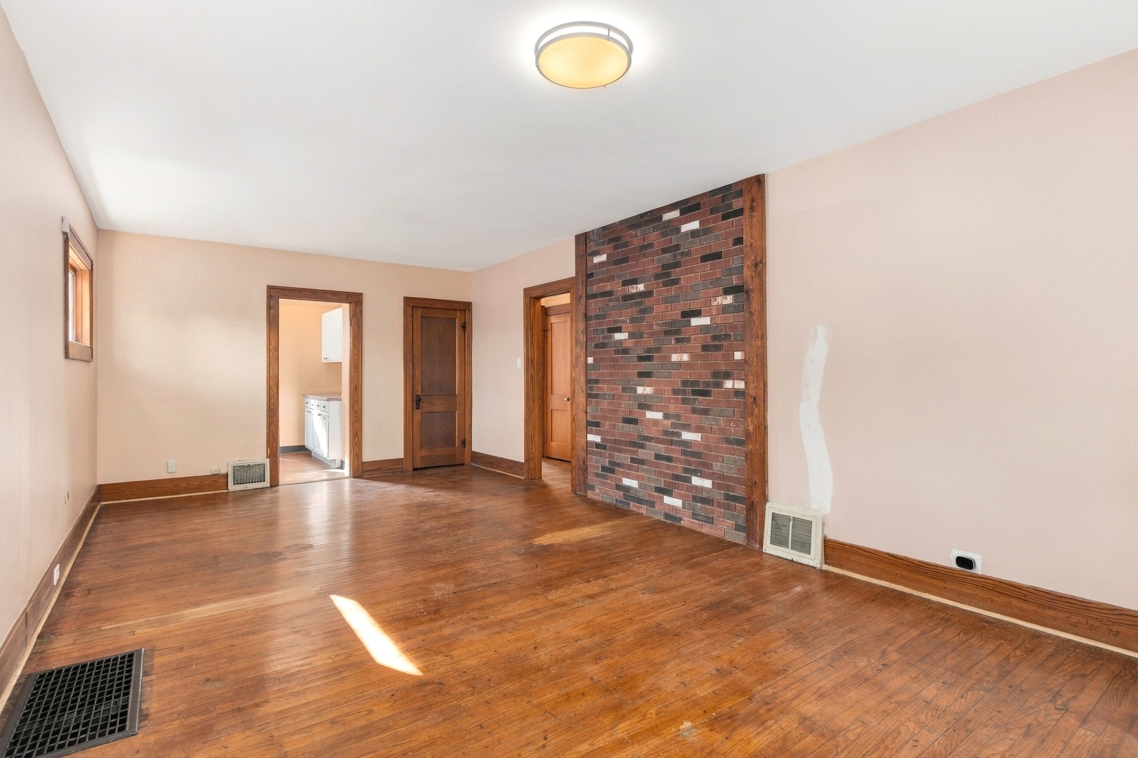 121 S Fordham Avenue Property Photo 5