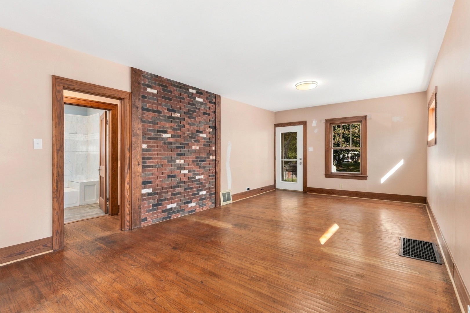 121 S Fordham Avenue Property Photo 6