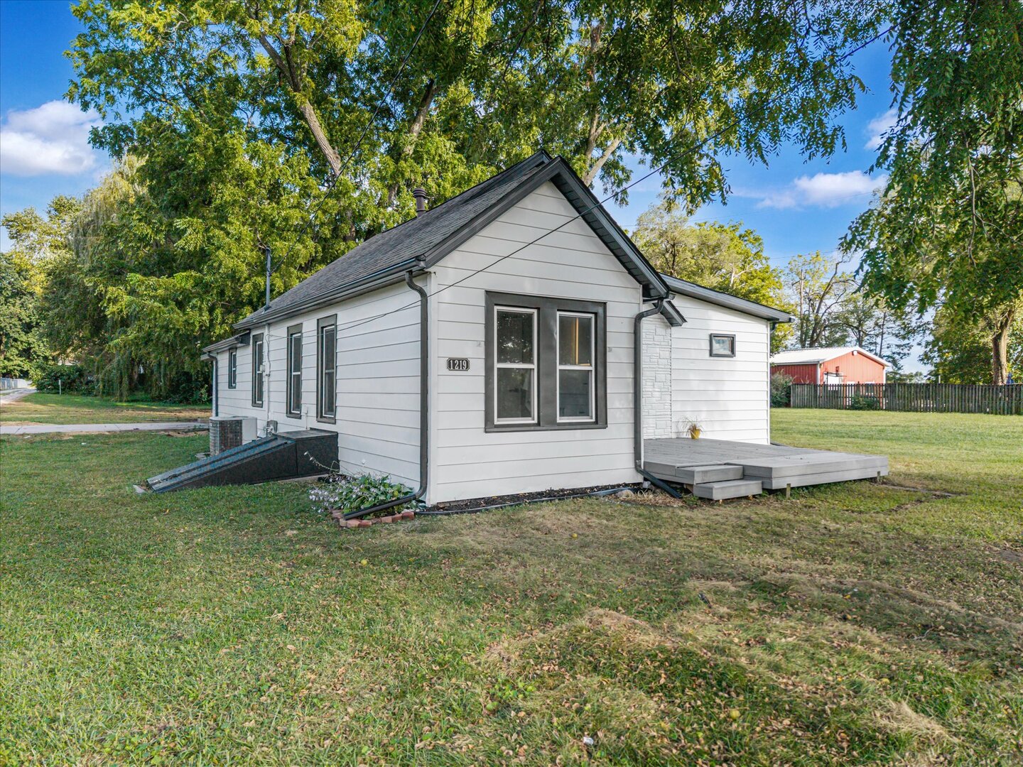 1219 Devils Glen Road Property Photo 3