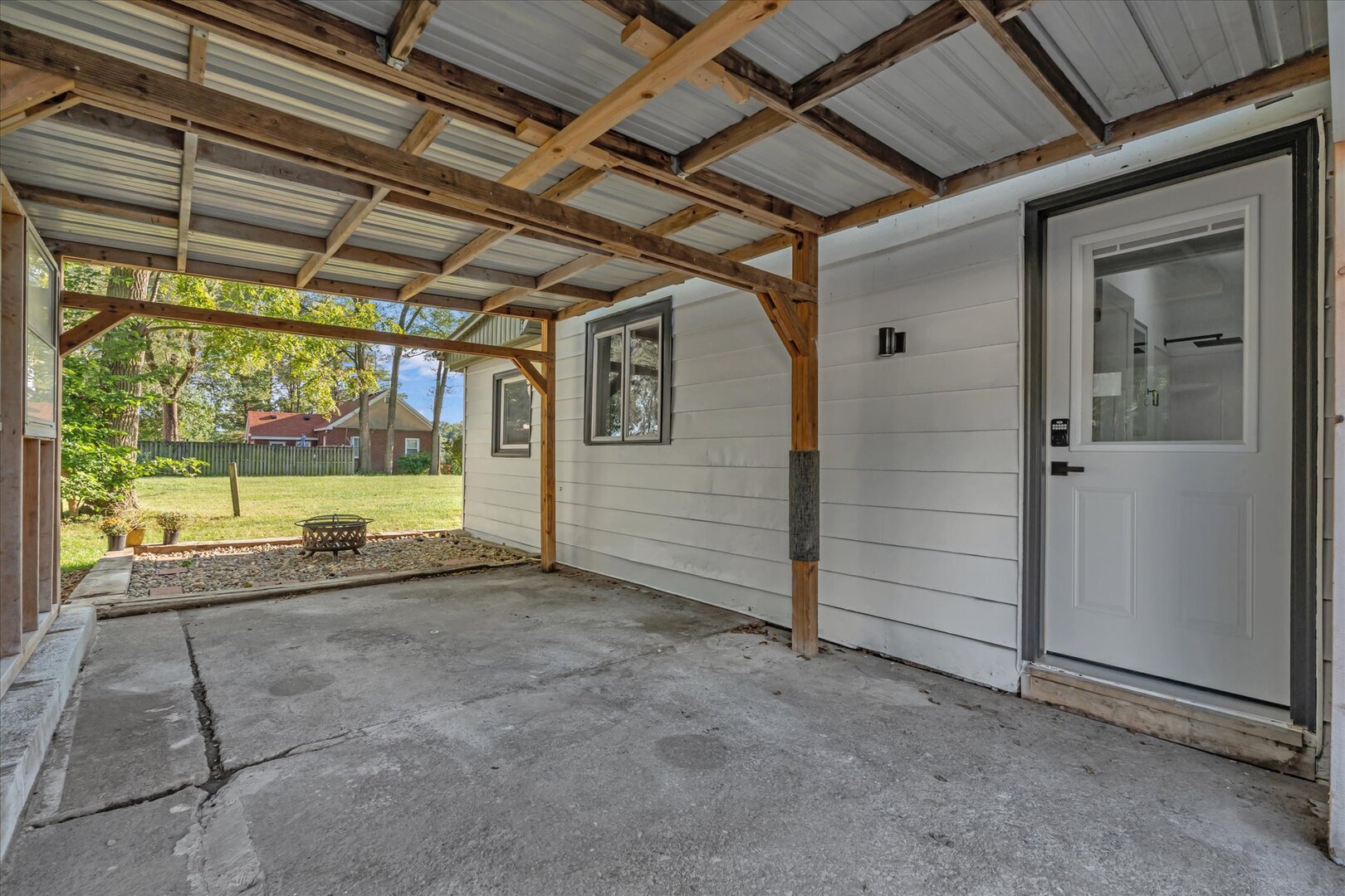 1219 Devils Glen Road Property Photo 4