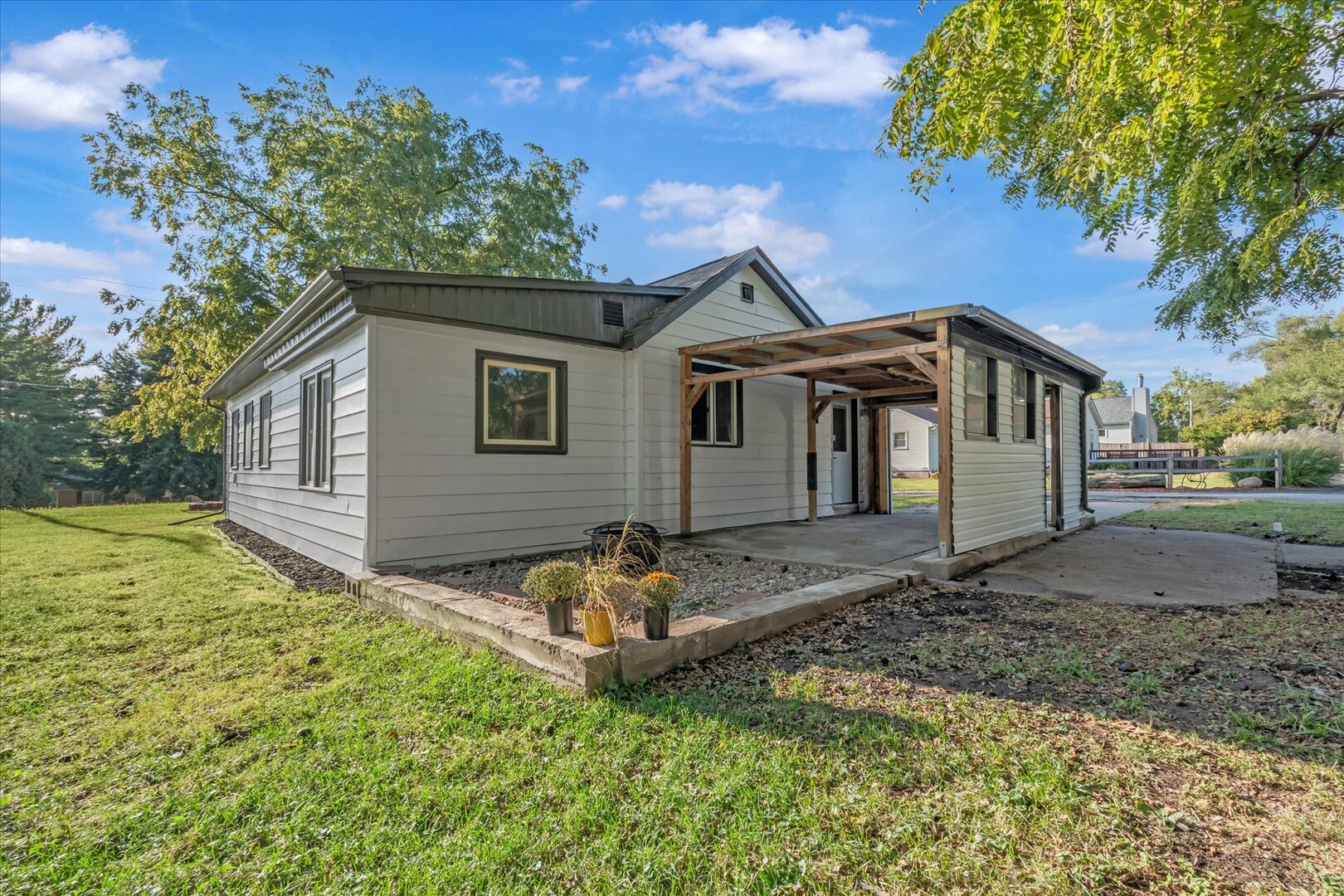 1219 Devils Glen Road Property Photo 8